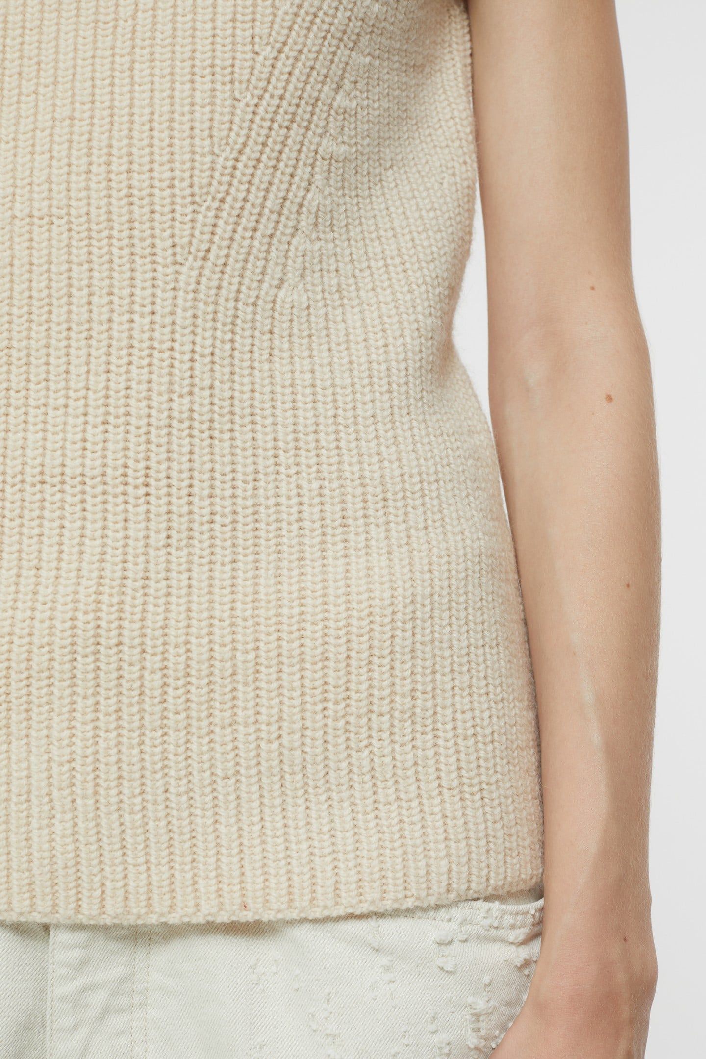 TURTLE NECK VEST KNITS IVORY 6