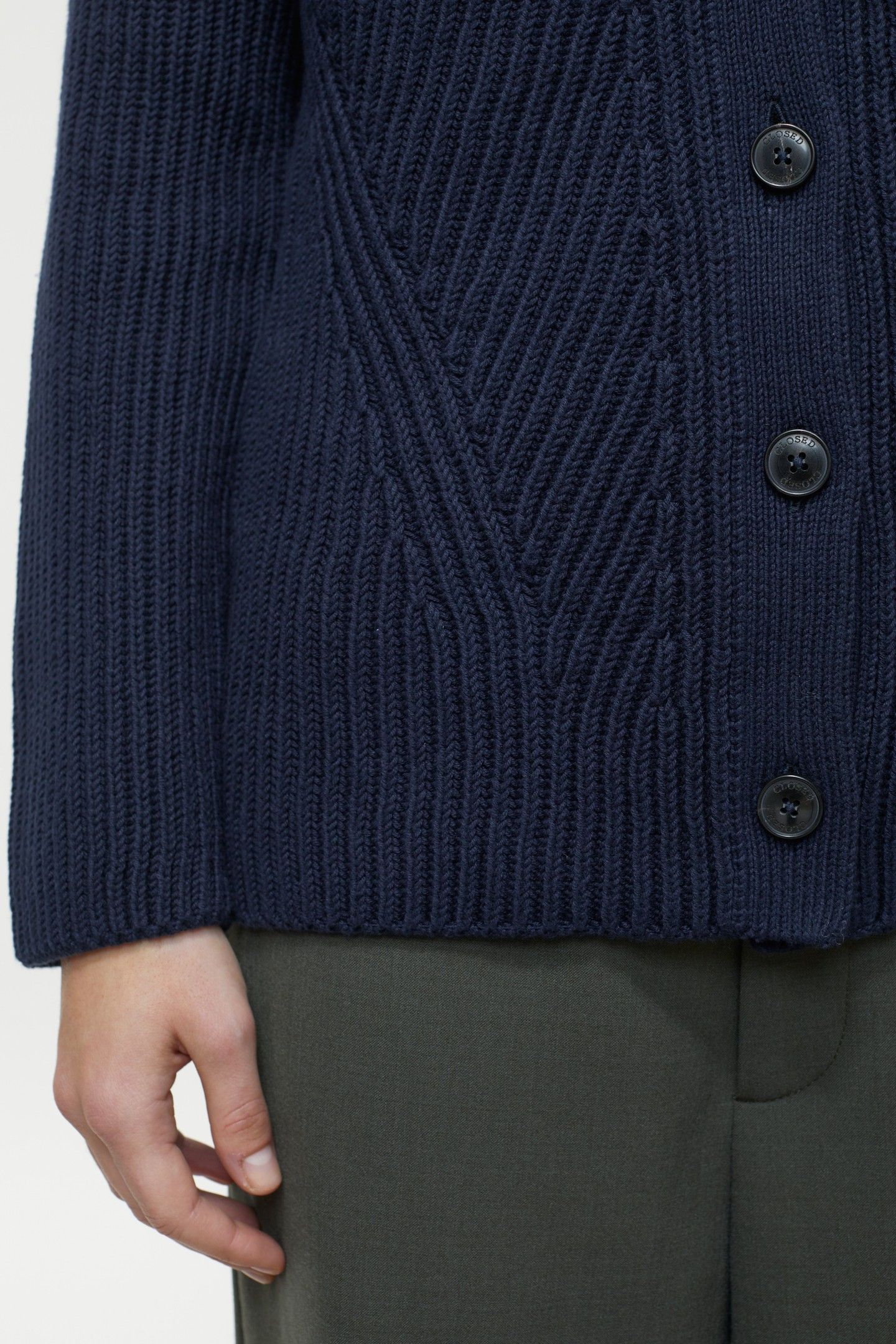 V CARDIGAN LONG SLEEVE KNITS DARK NIGHT 5