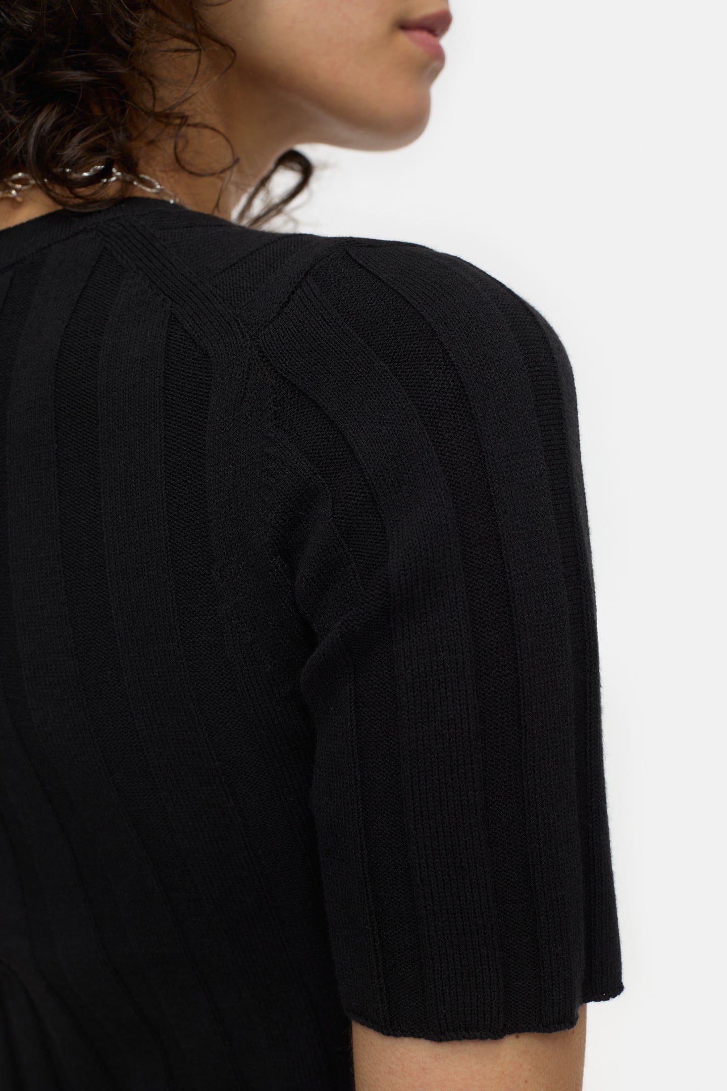 CREW NECK SHORT SLEEVE KNITS BLACK 4