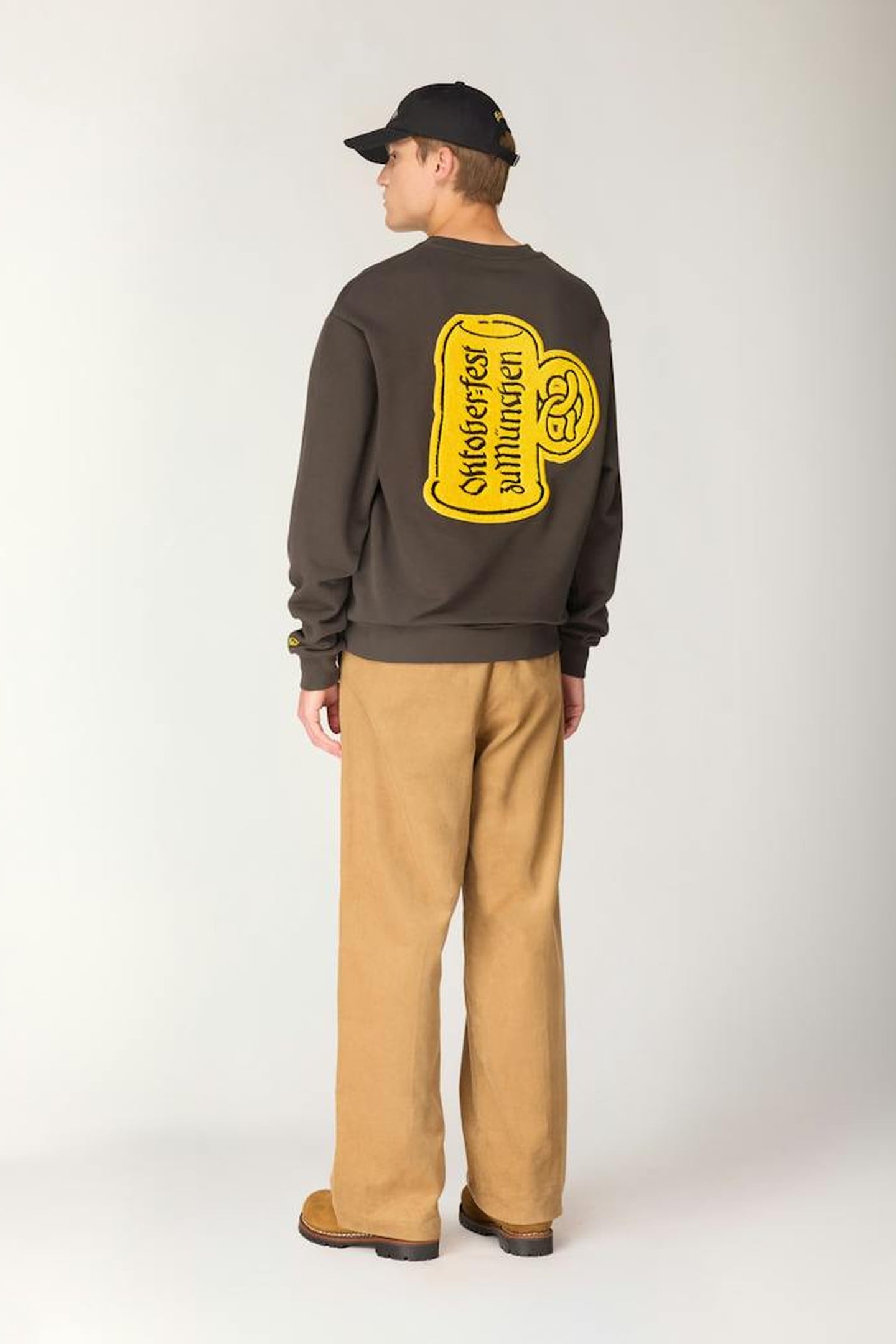 HIGHSNOBIETY – BEERSTEIN CREWNECK BROWN 2