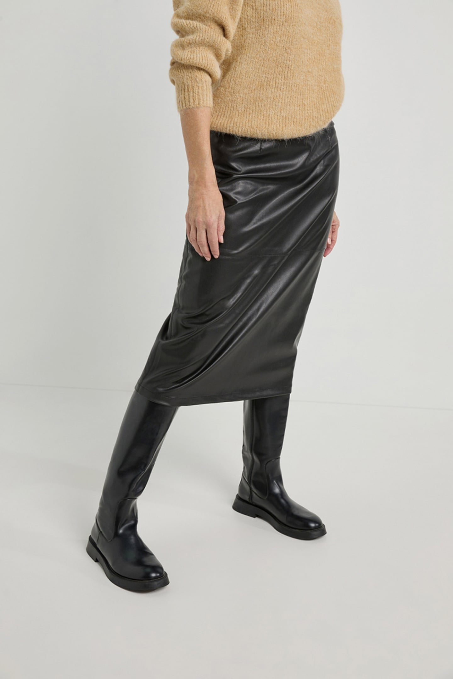 AMBER SKIRT BLACK 4