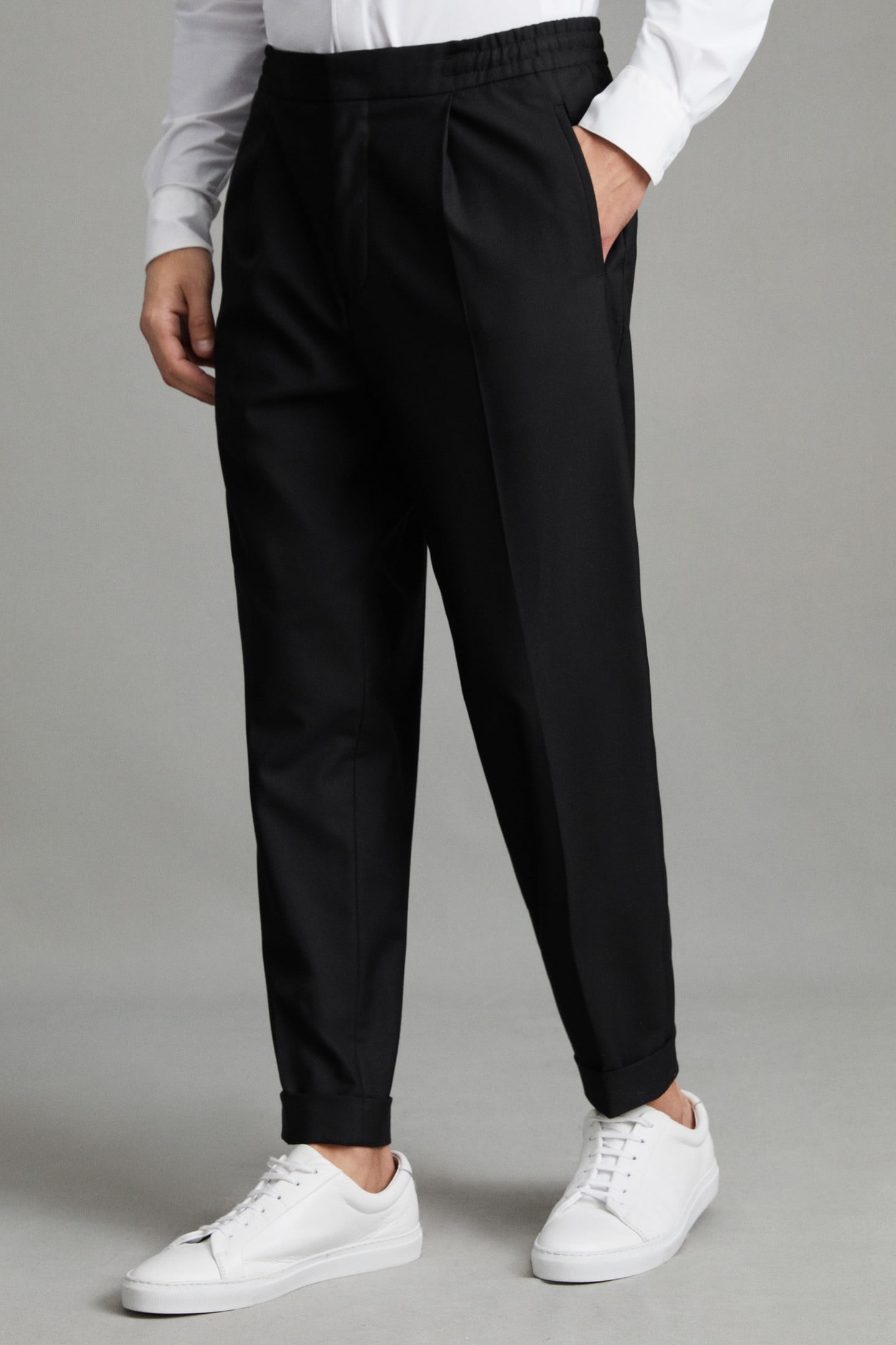 PLEATED RELAXED TROUSER BLACK 2