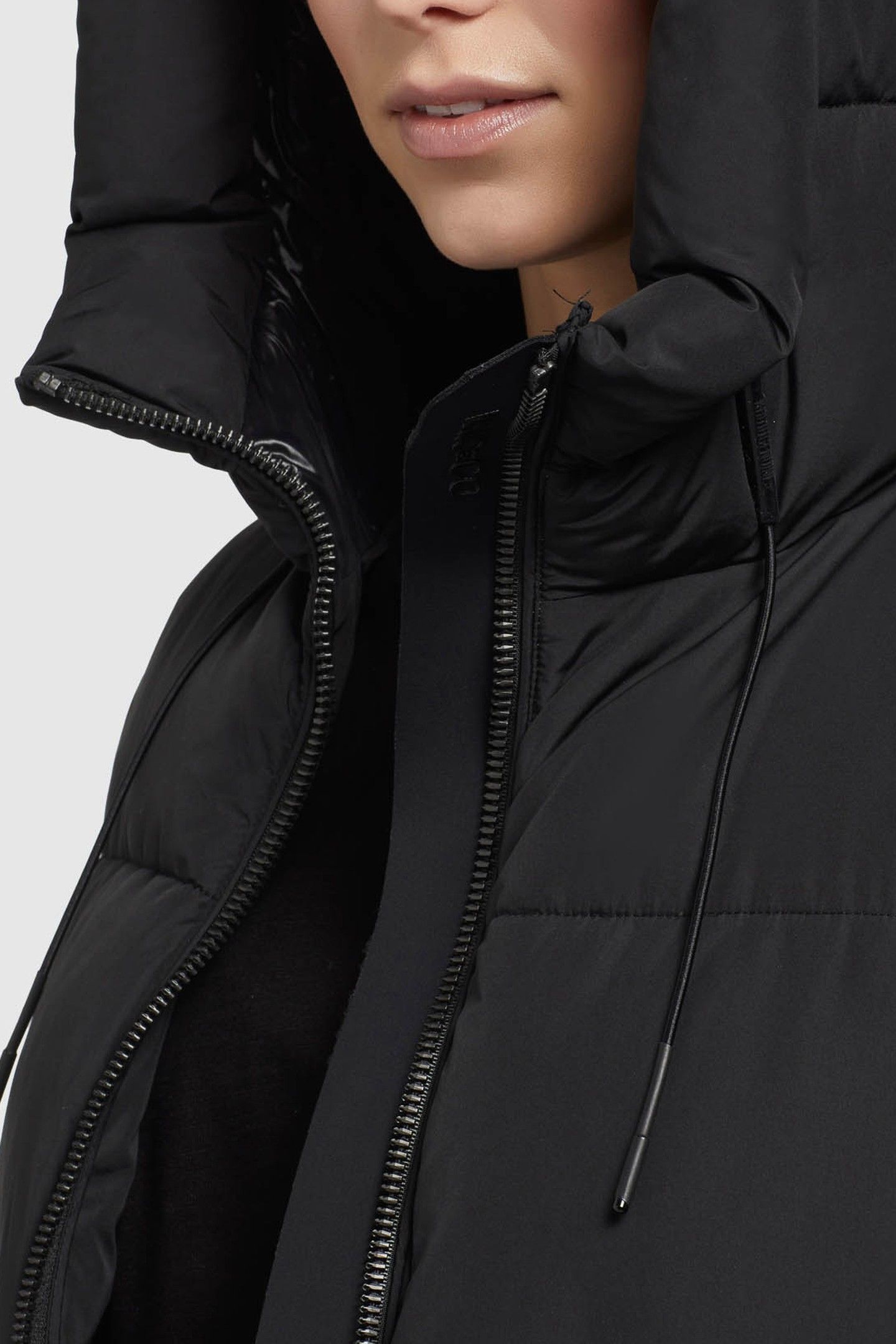 MIRI BLACK 6