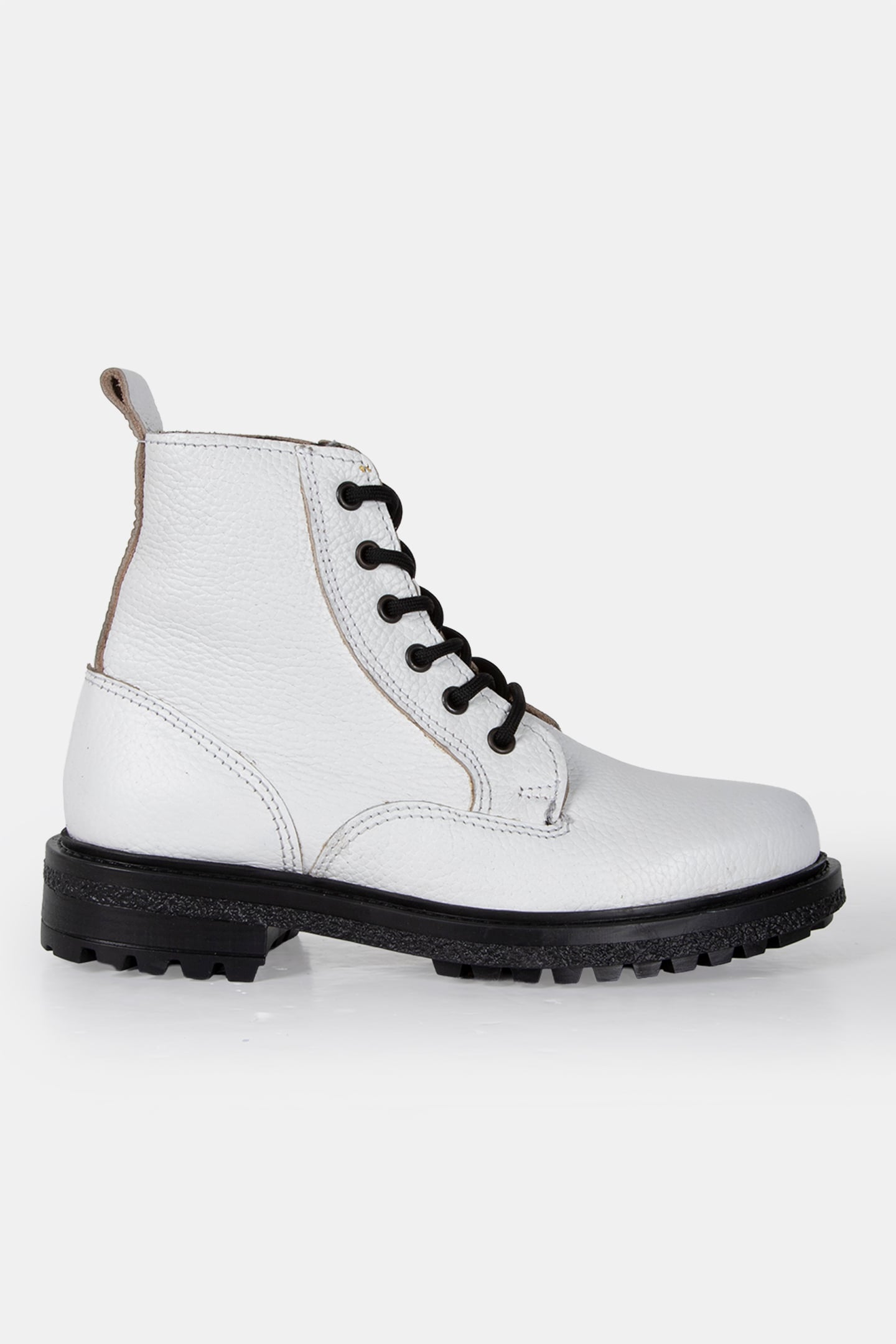 DECHASE – GUZO WHITE EMBOSSED 1