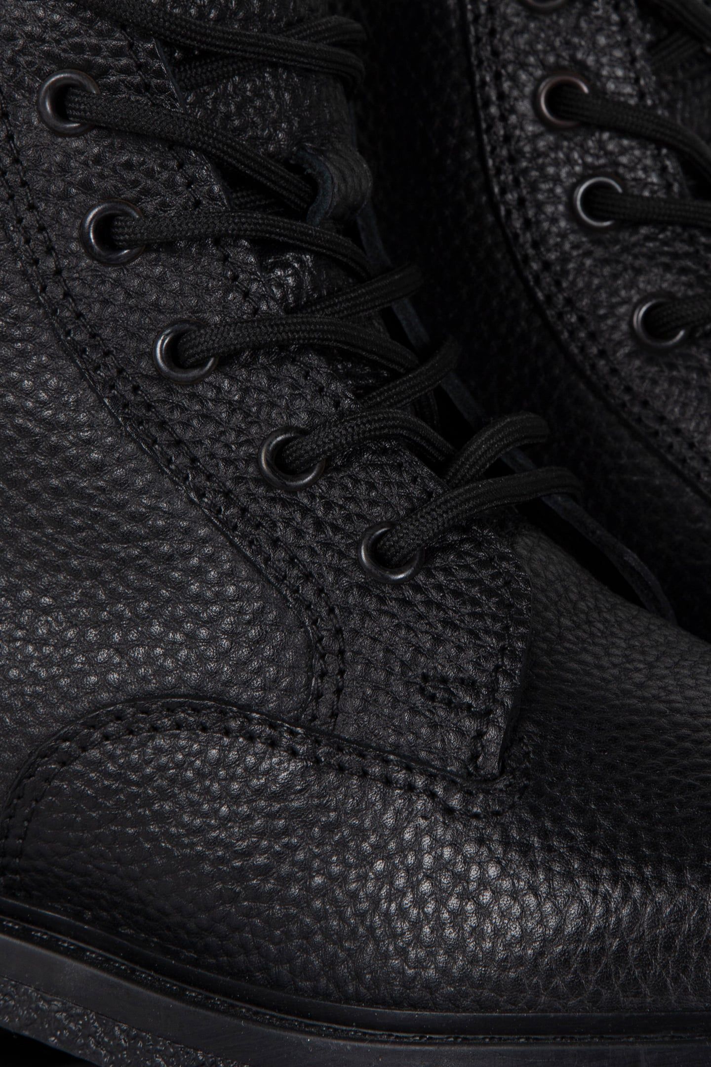 DECHASE – GUZO BLACK EMBOSSED 4