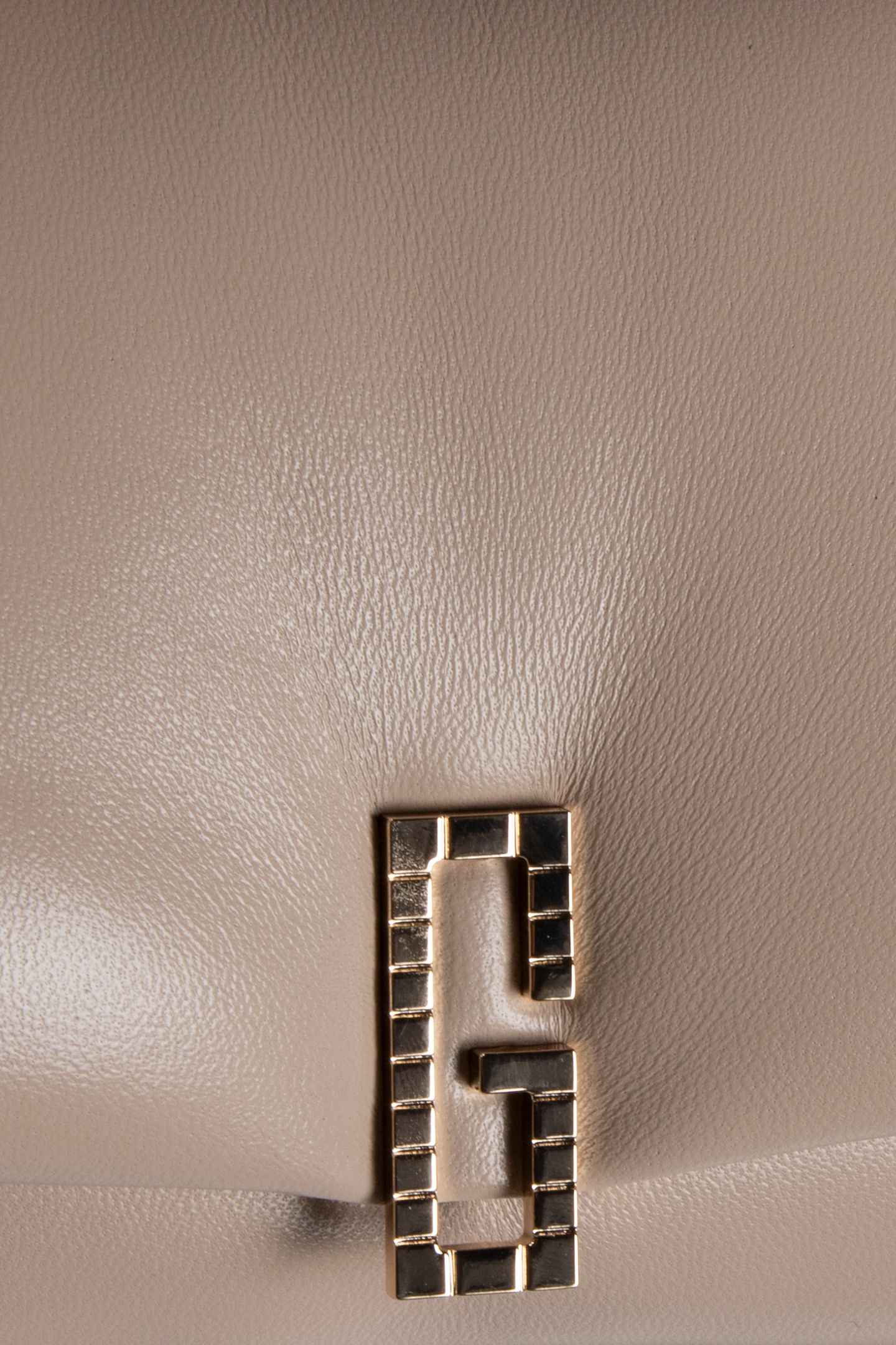 MARCIANO BY GUESS ALIZEE CON CROSS ALMOND MILK 5