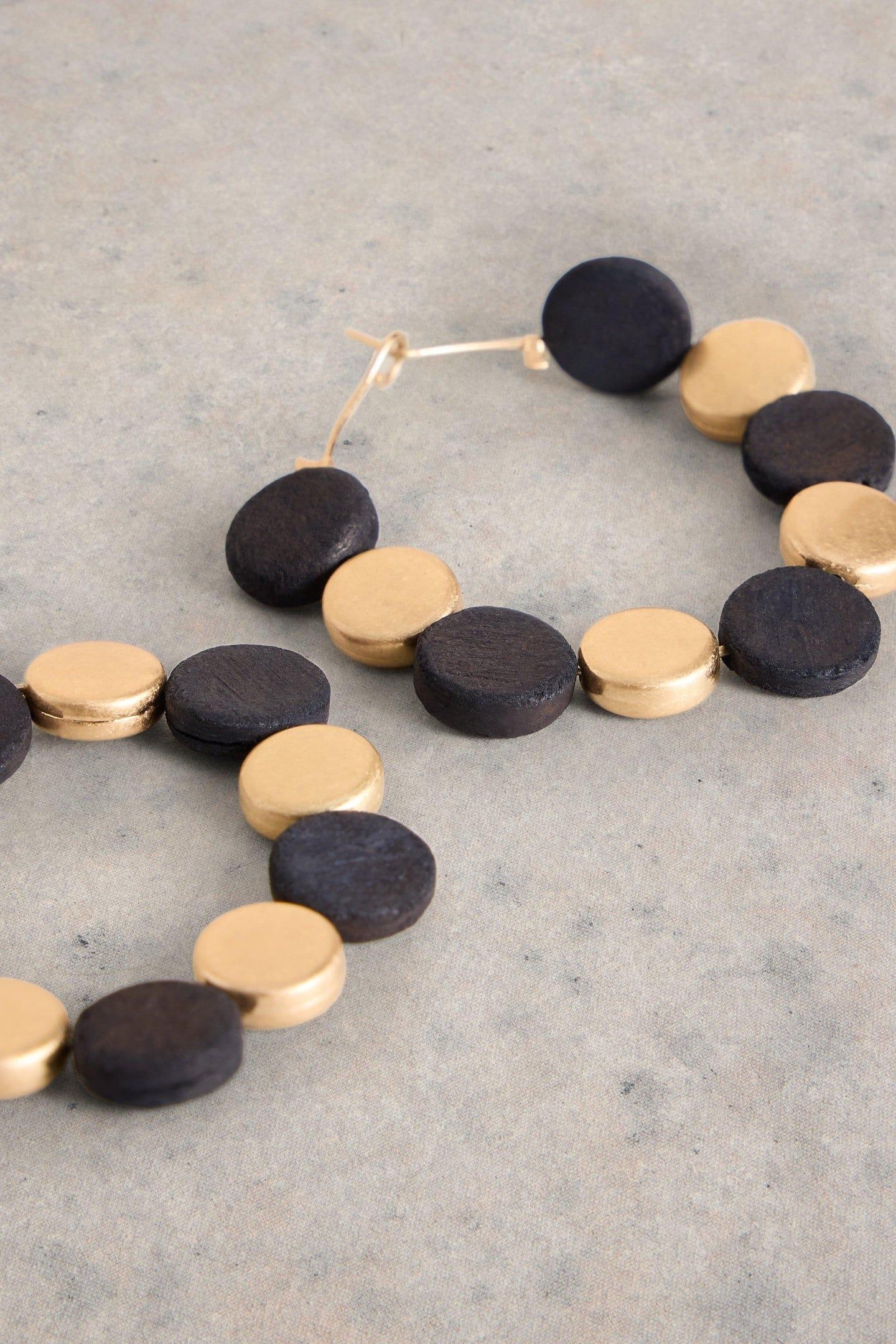 VERA CLUSTER EARRING BLACK MULTI 2