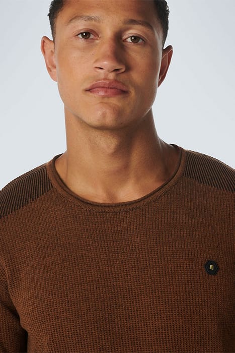 PULLOVER CREWNECK 2 COLOURED JACQUARD CARAMEL 6