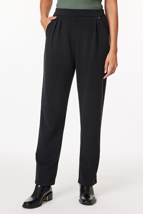 PLEAT FRONT PULL ON CARROT BLACK NIGHT 2