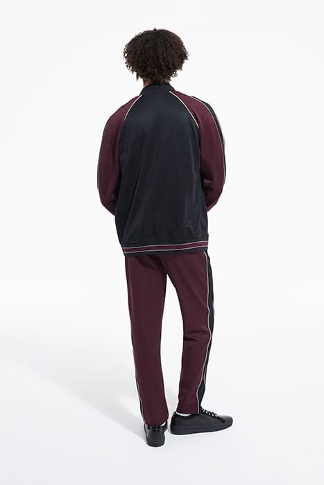 JOGGING AVEC BANDES CONTRASTEES ET PIPING BURGUNDY 4