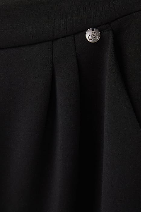 PLEAT FRONT PULL ON CARROT BLACK 5