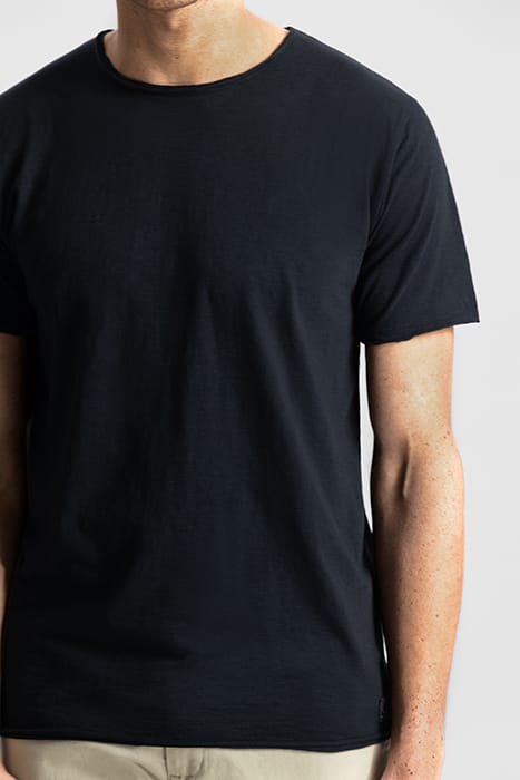 DS_KING TEE BLACK 4