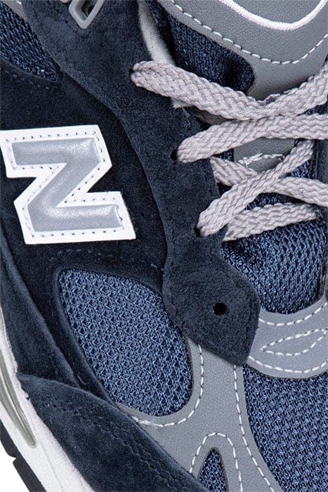 W991NV MADE IN UK SNEAKERS IN NAVY 4