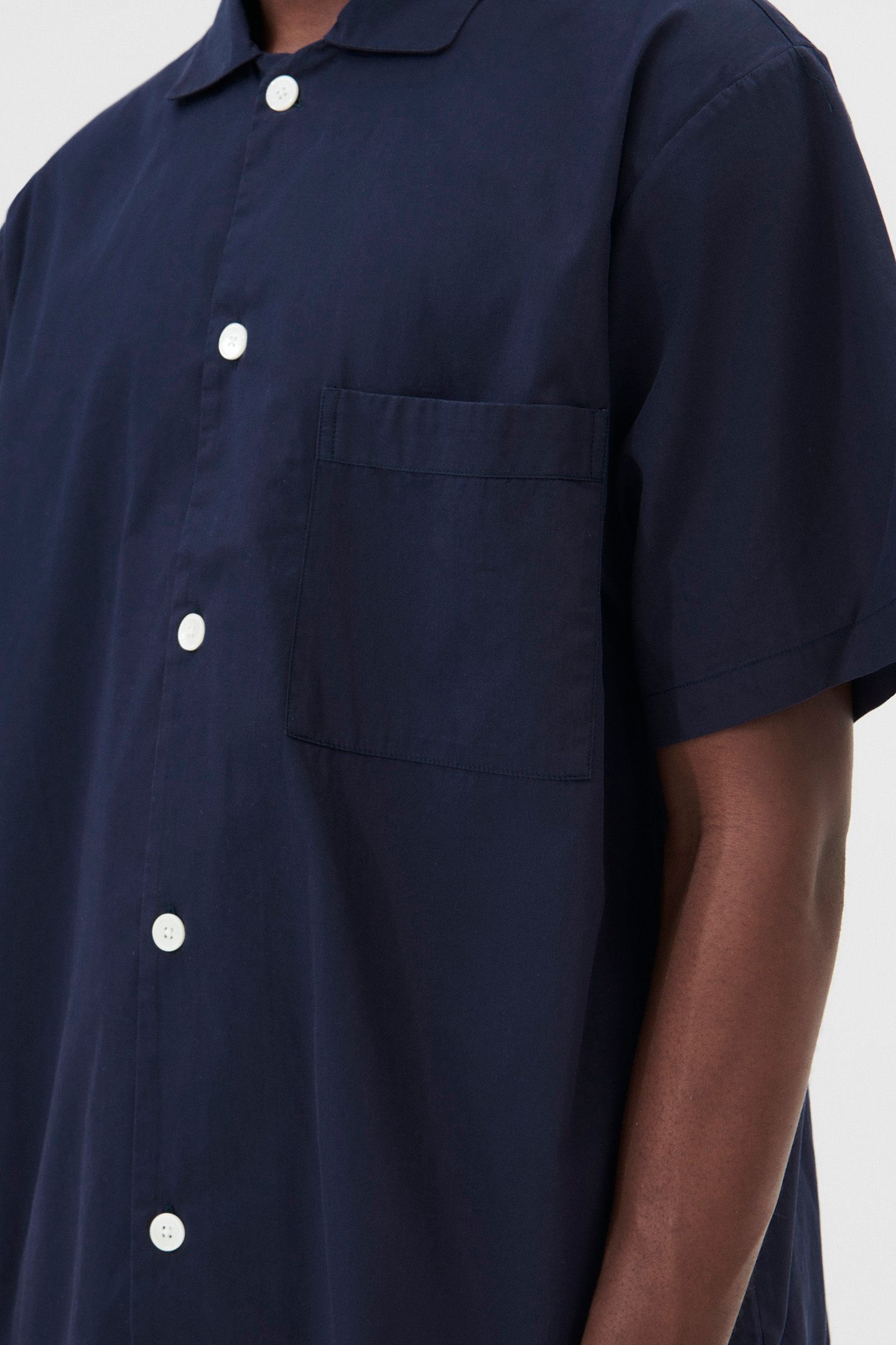UNISEX POPLIN, SHORT SLEEVE SHIRT TRUE NAVY 2