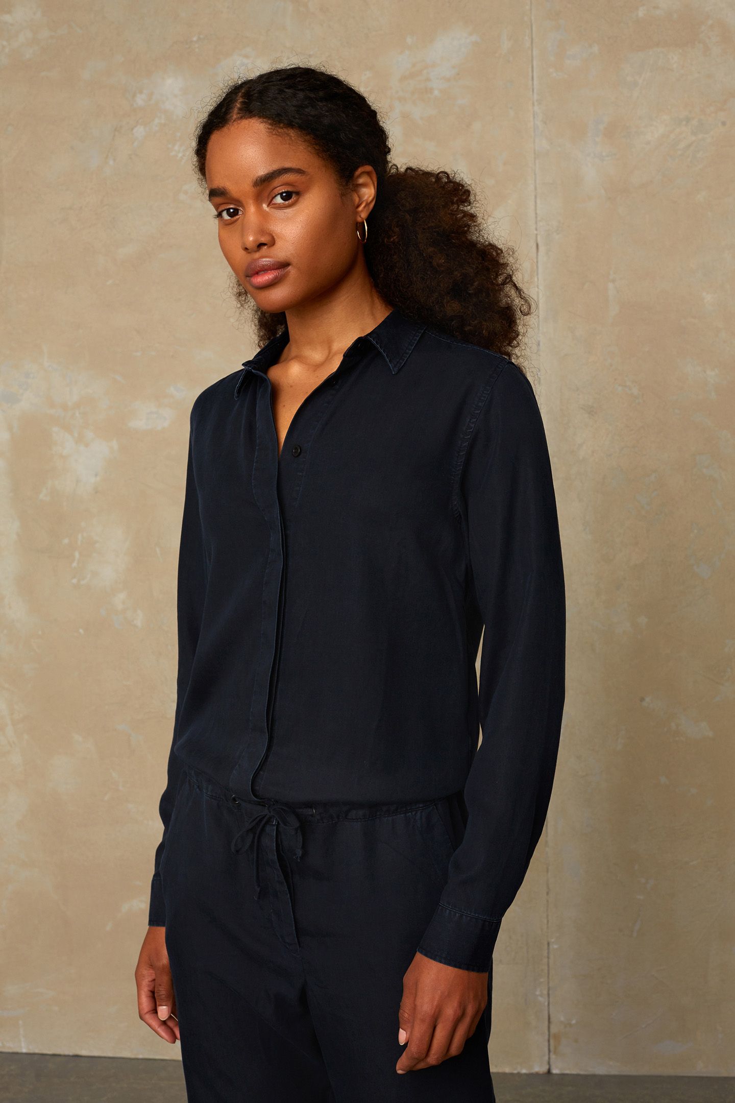 STEPHANIE BLUE BLACK 4