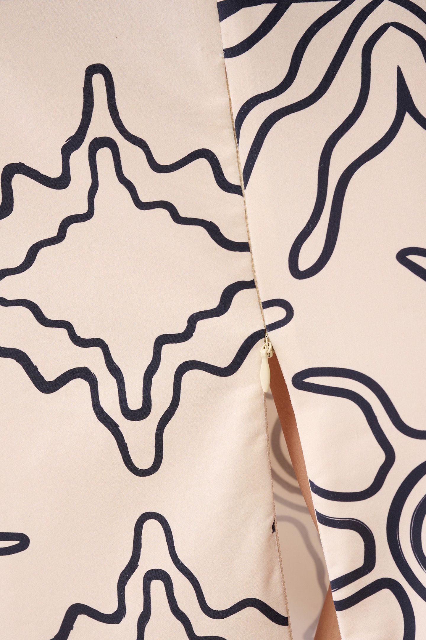 LA-SBPRINTED TRAVEL DRESS BLACK/WHITE 6