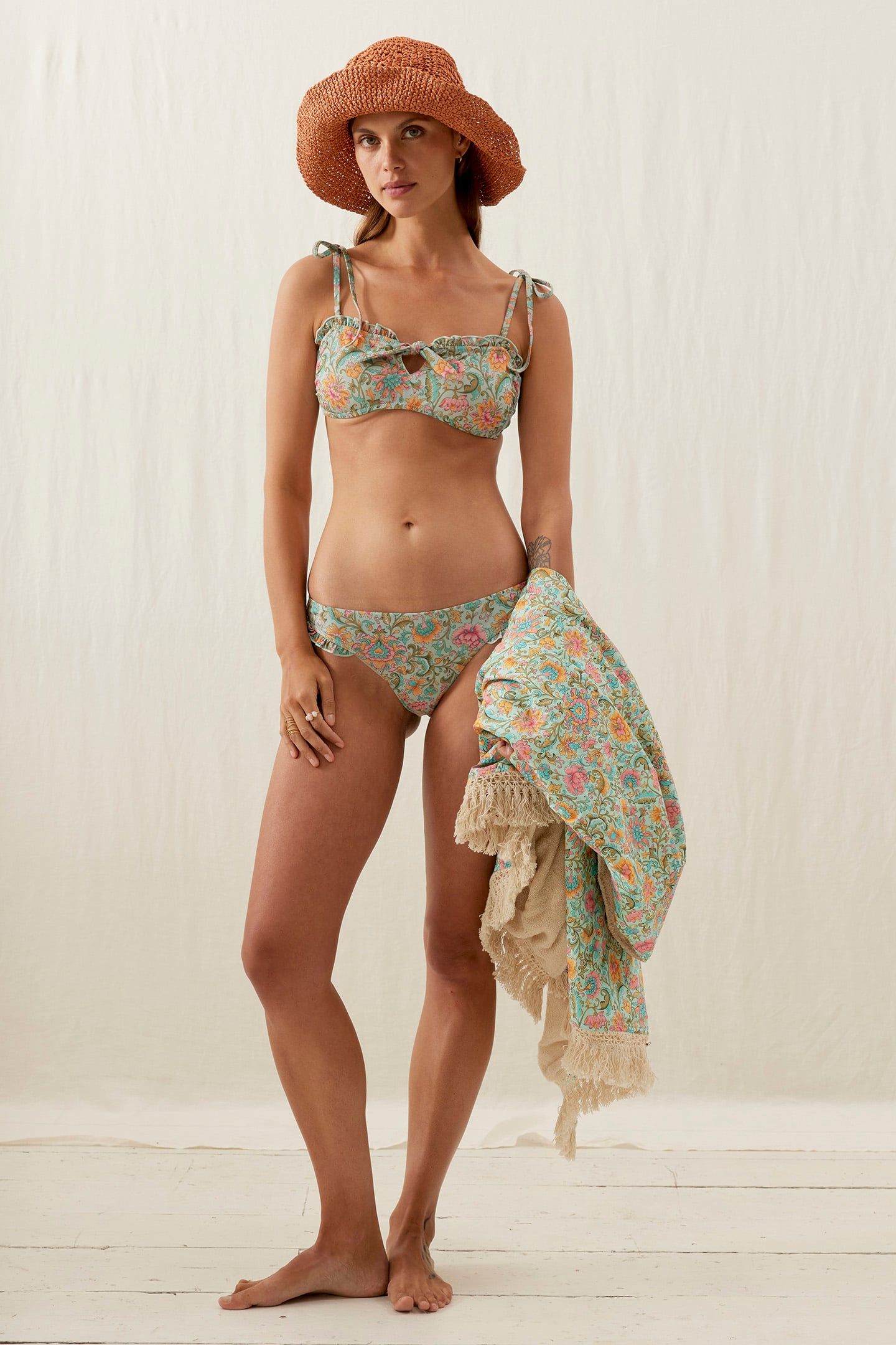 BIKINI BOTTOM BAYA WATER RIVER FLOWERS 1