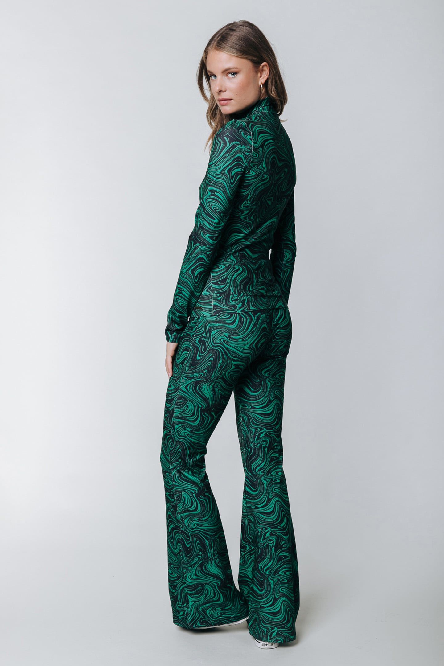 LIQUID PAINT PEACHED EXTRA FLARE PANTS GREEN 4