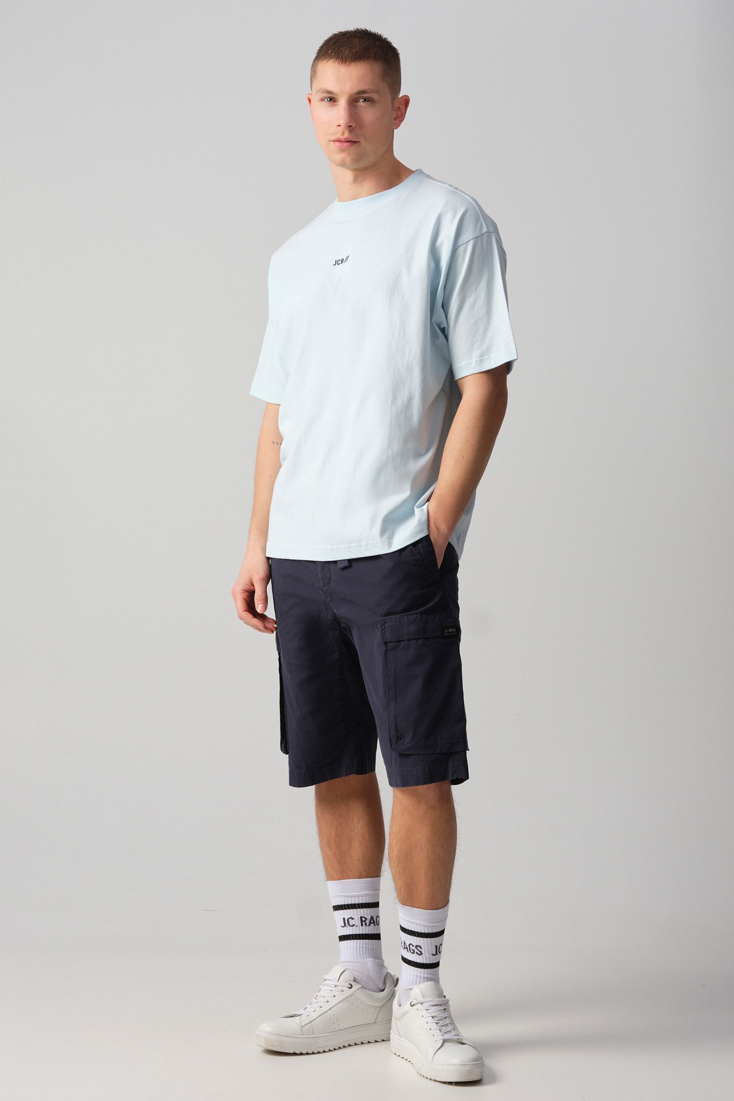 SHORT SKY CAPTAIN 1