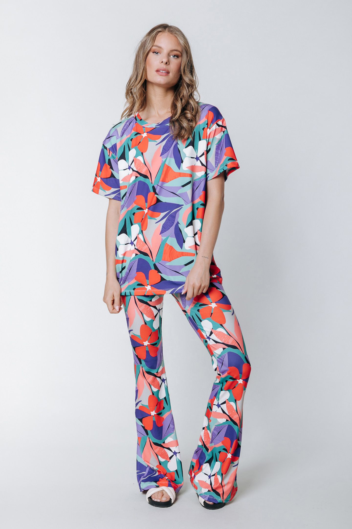 BIG FLOWER PEACHED FLARE PANTS MULTICOLOR 1