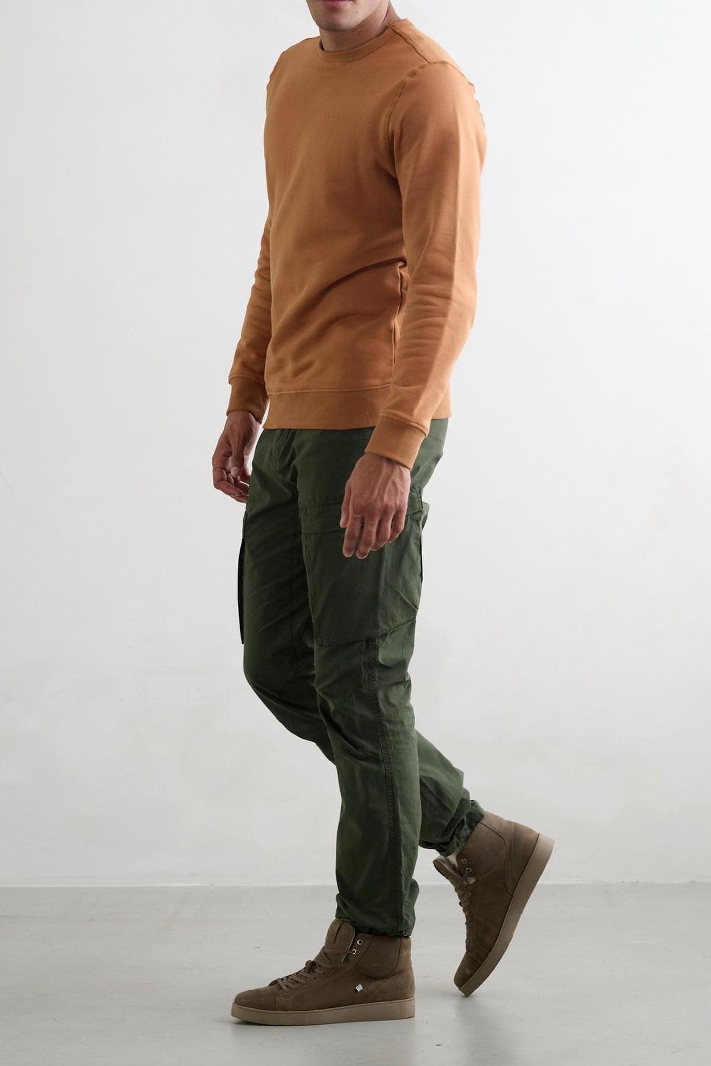 SWEATER ALMOND 2