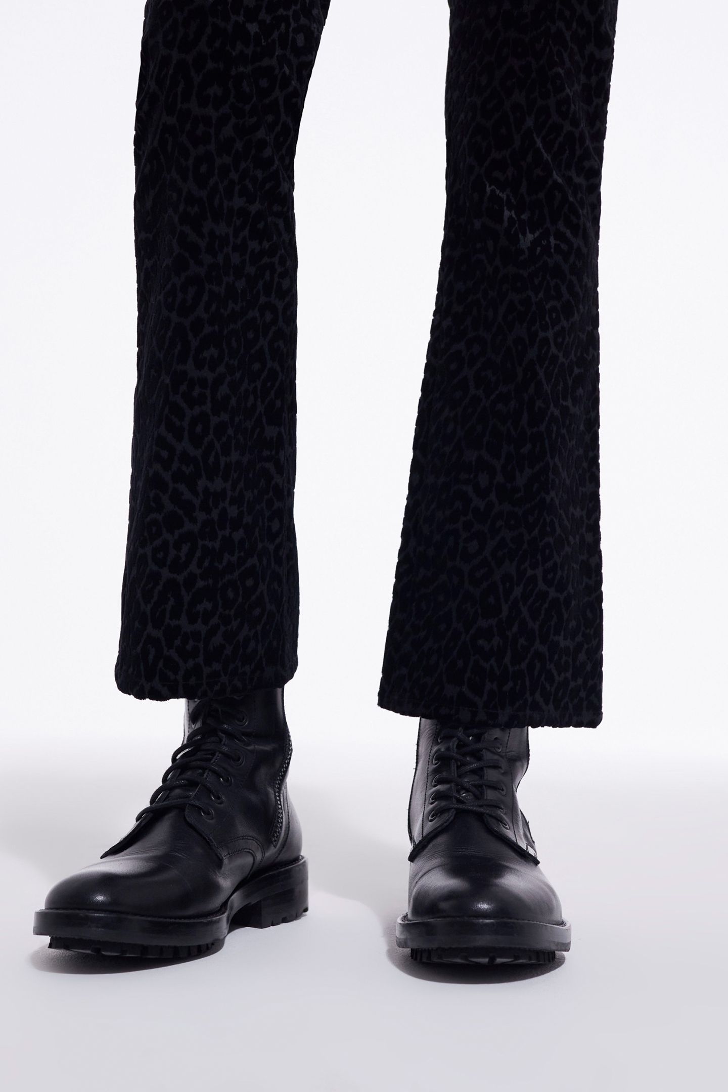 LEO COSTUME PANTS BLACK 4