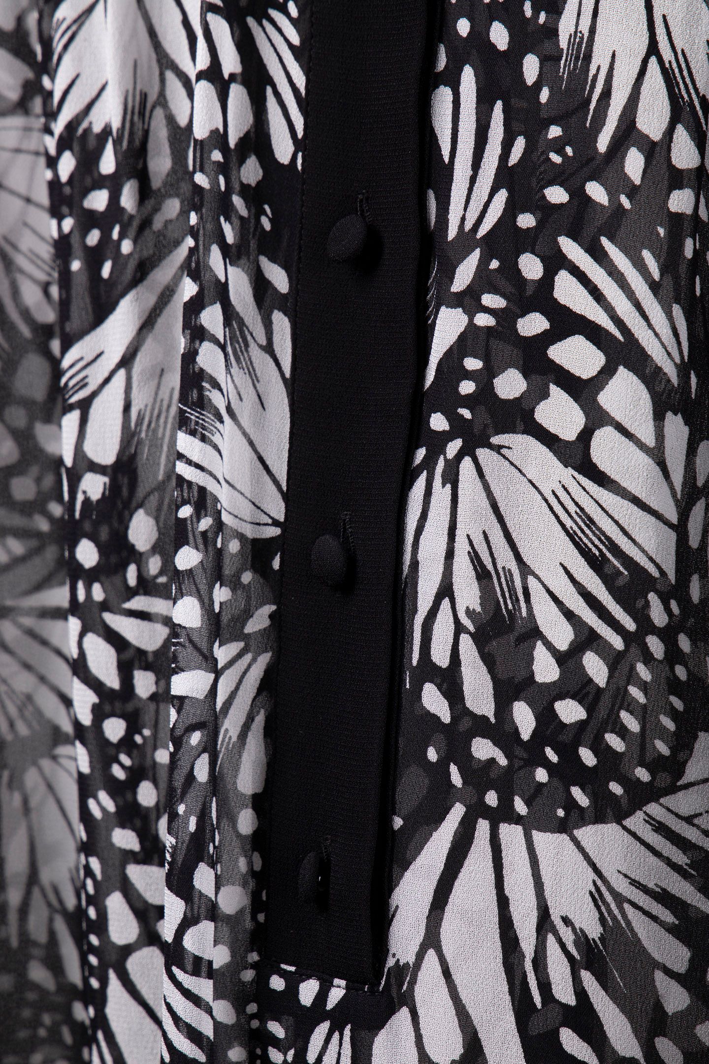 ML BUTTONED TOP WITH RUFFLE AT THE COLLAR BLACK WHITE 4