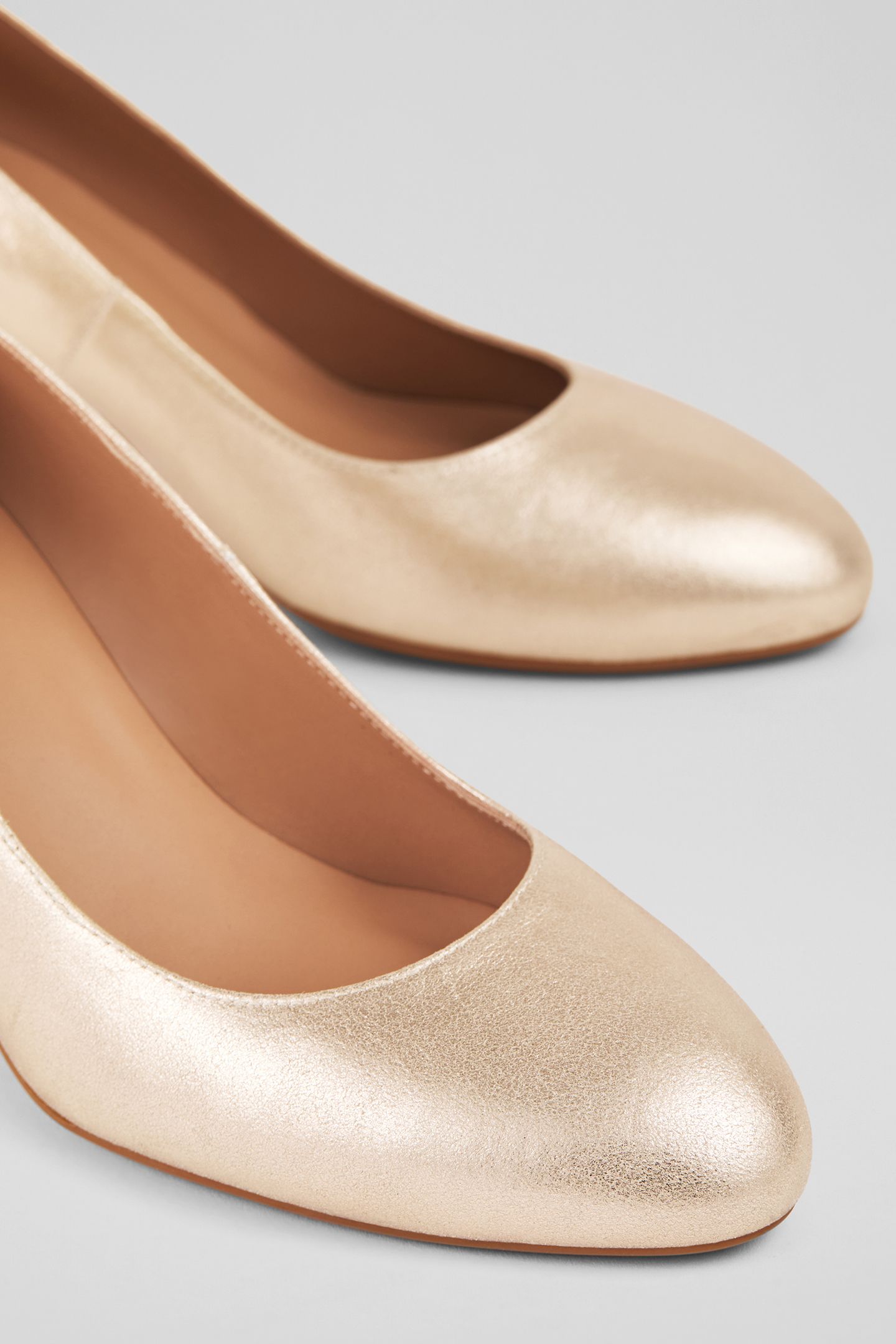CC WINOLA ROUND TOE BLOCK GOLD 4