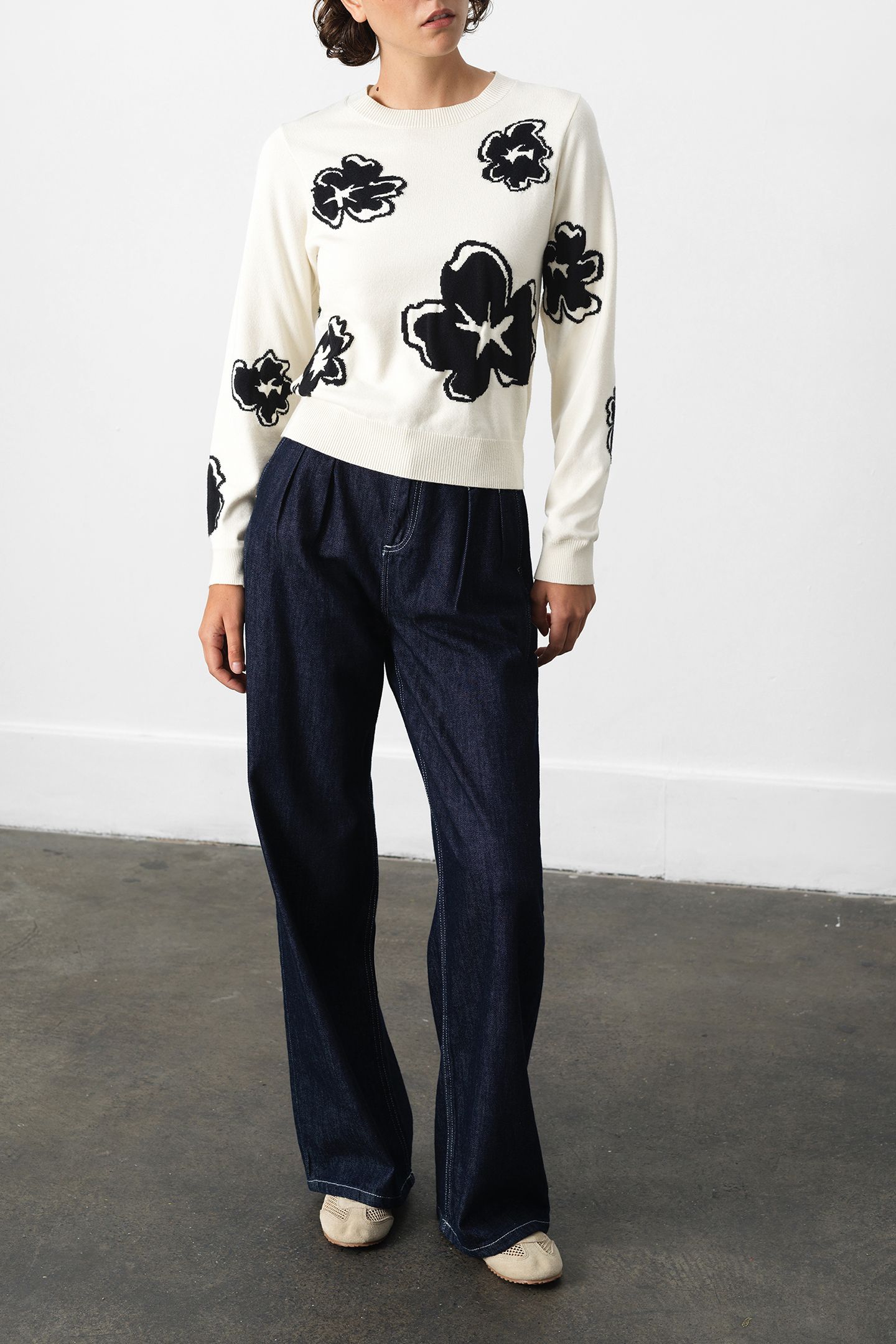 PAISLEE FLORAL JACQUARD JUMPER WHITE MULTI 2