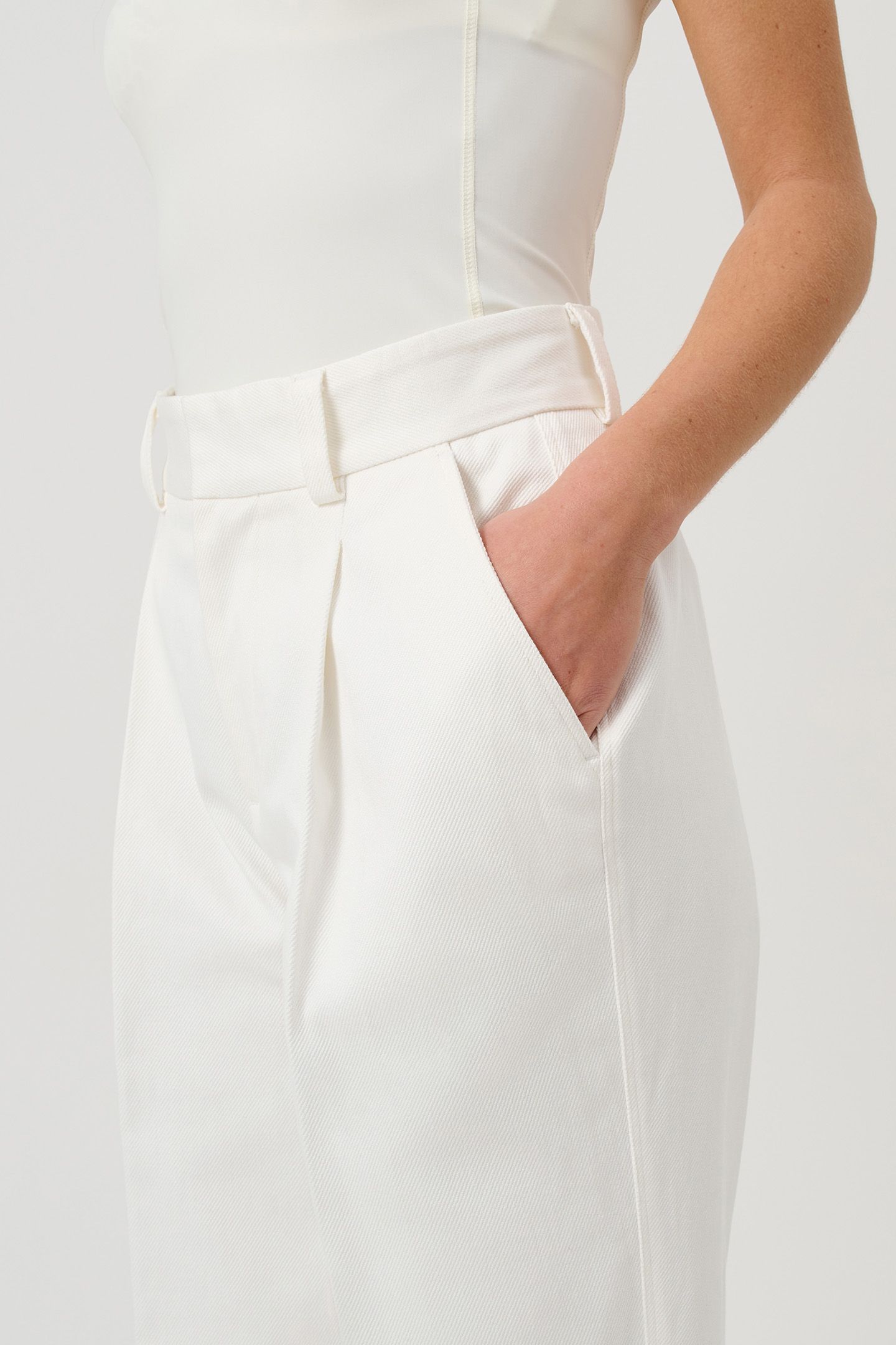 ULA PANTS WHITE 5