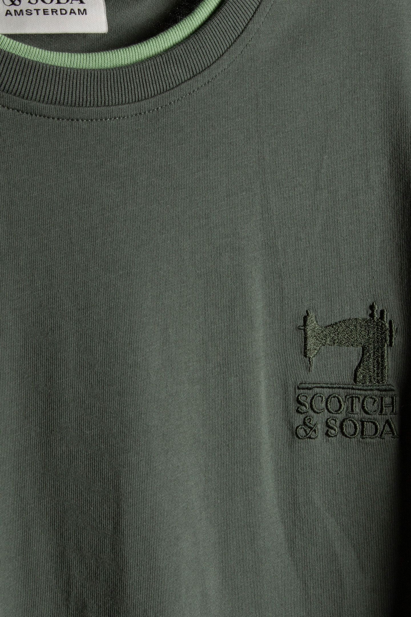 SS DOUBLE NECK GRAPHIC TEE THYME 4
