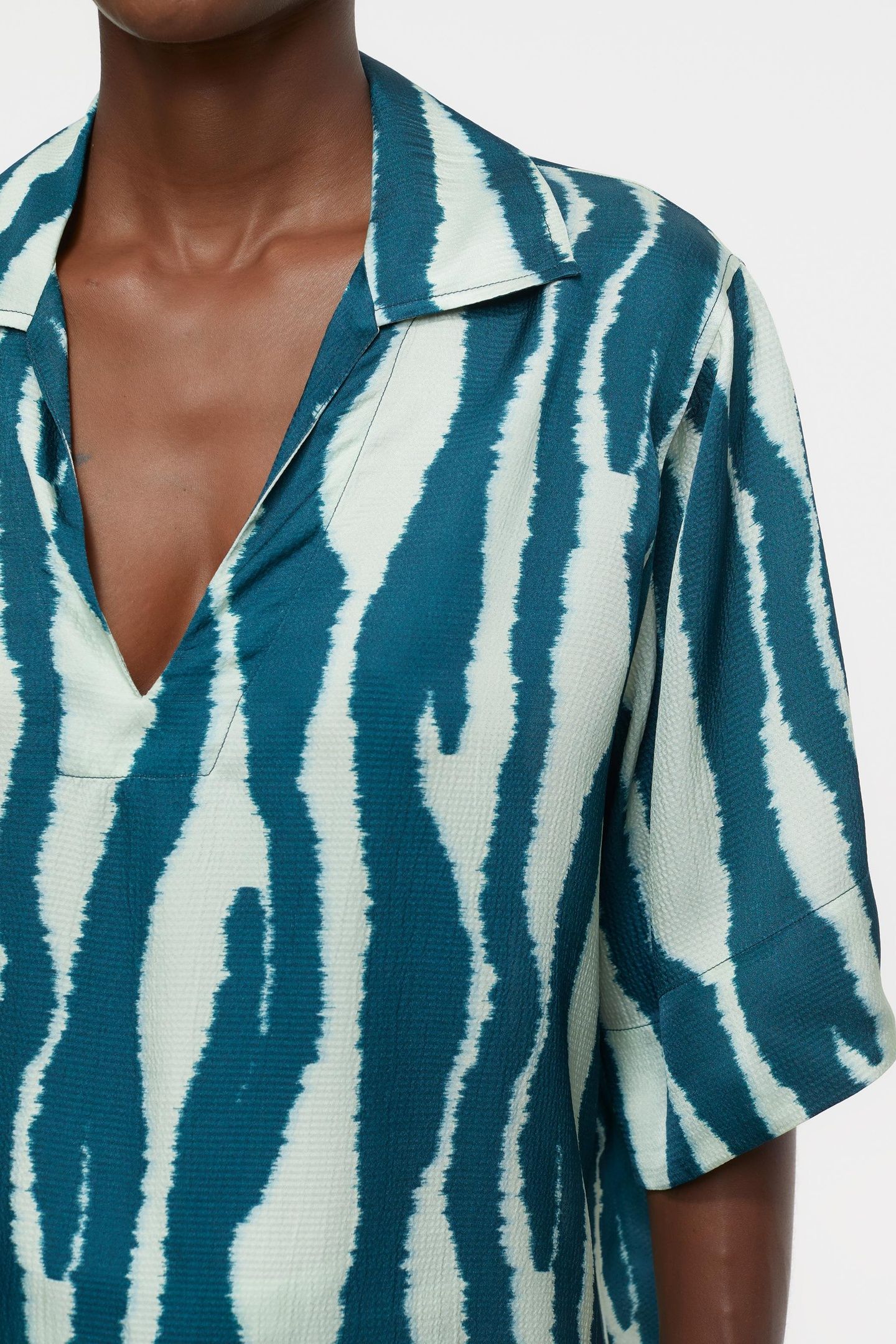 SHORT SLEEVE TUNIC SHIRTS & BLOUSES MIDNIGHT LAKE 8