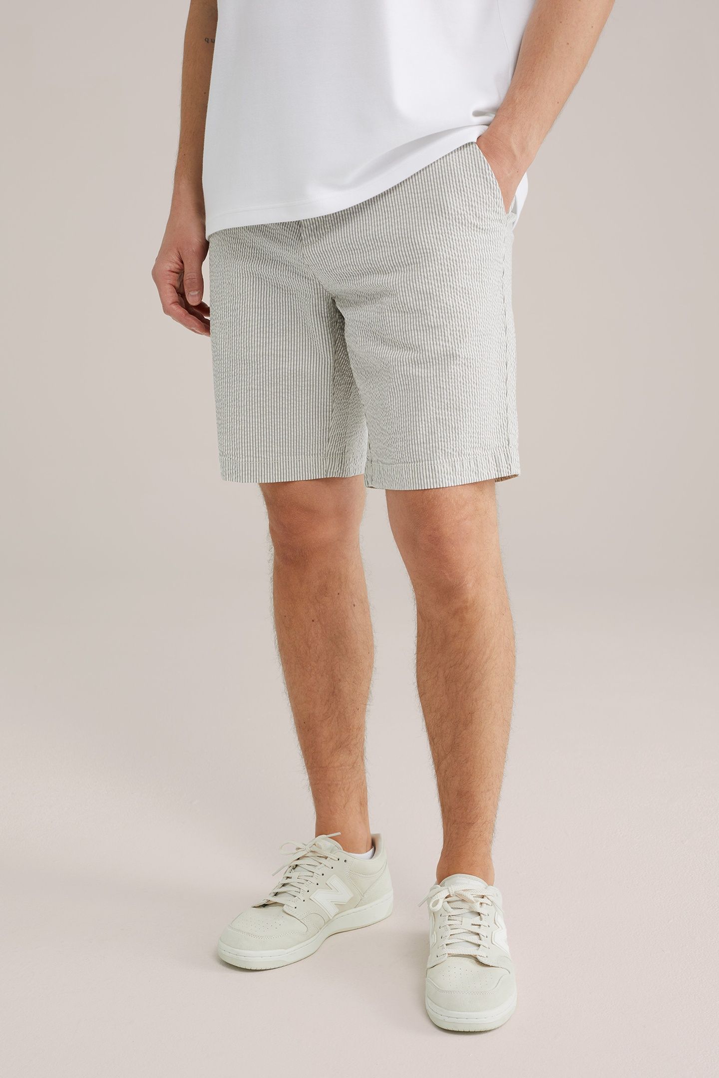 SHORT GREY 10