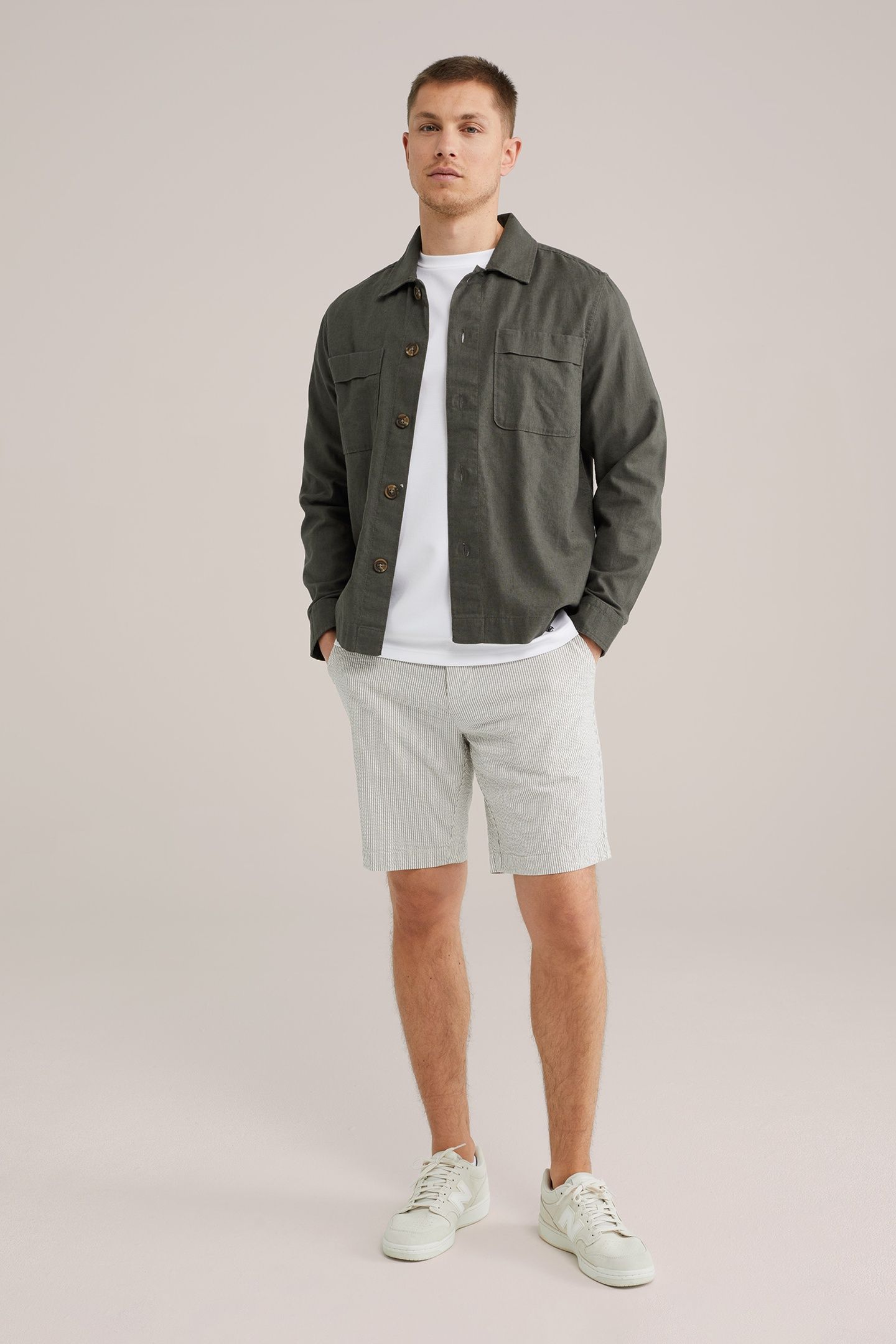SHORT GREY 9