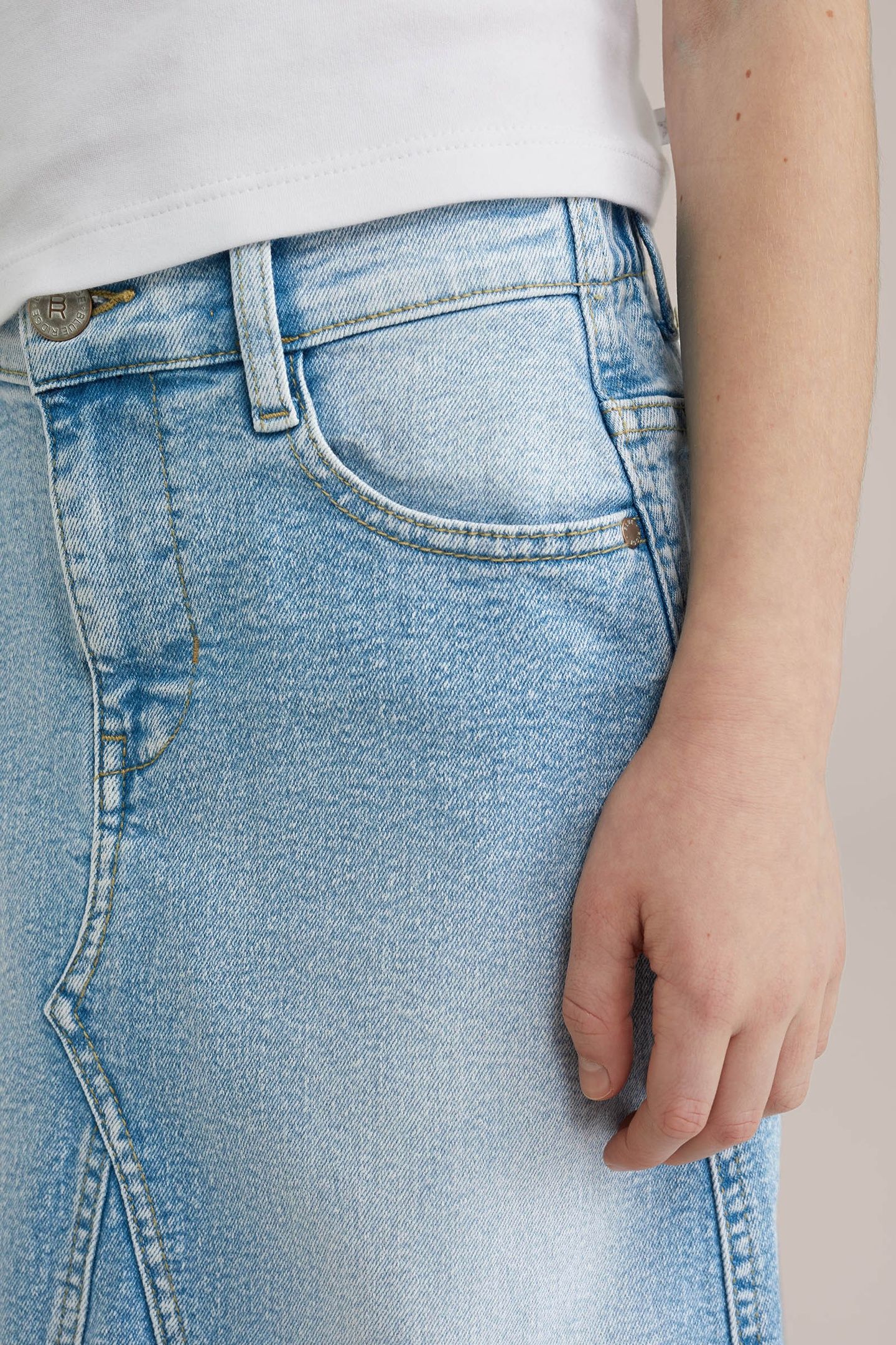 SKIRT MEDIUM LENGTH LIGHT BLUE 9