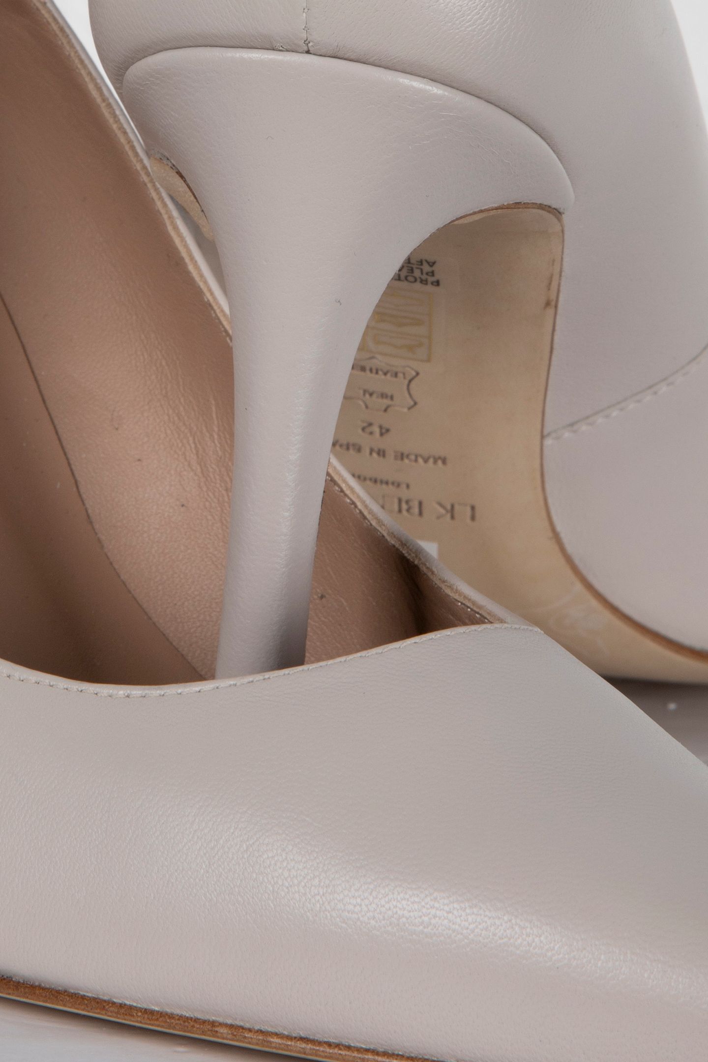 CC FLORET POINTED COURT OFF WHITE 4