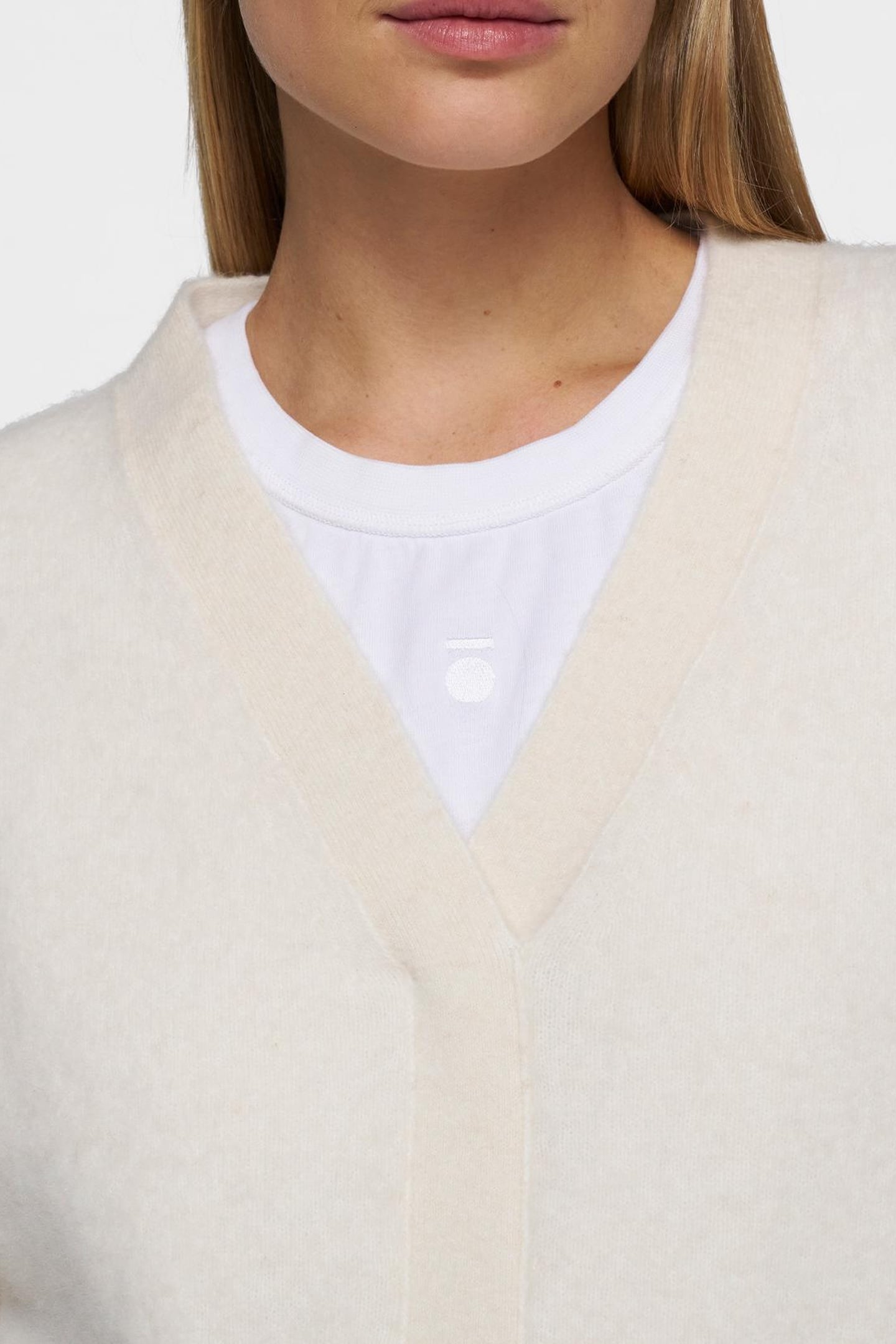 V-NECK KNIT SWEATER ECRU 8