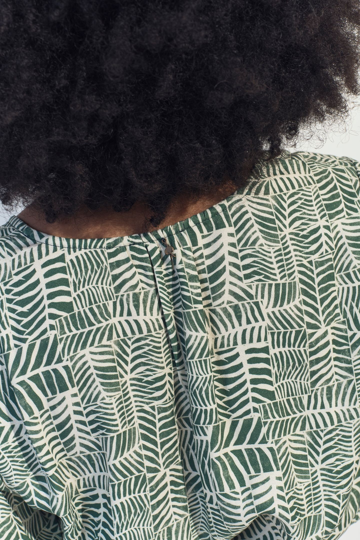 CASSIA - GREEN BLOUSE WITH TROPICAL CHIC PRINT 5