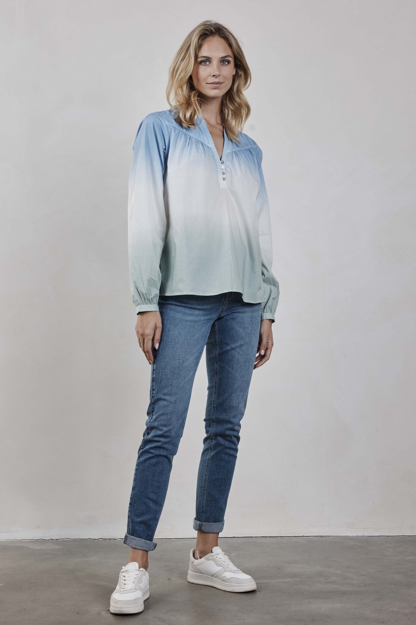 BLOUSE NELSI DIP DYE SKY BLUE 2