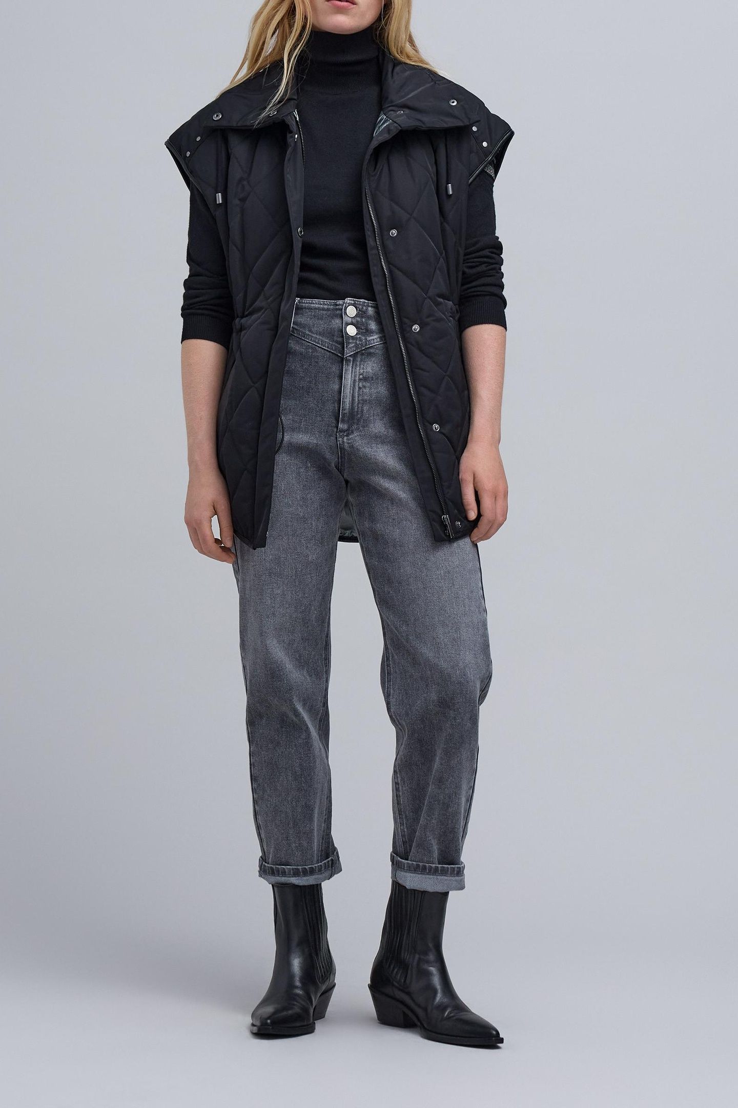 OVERSIZED BLACK SLEEVELESS DOWN-JACKET 4