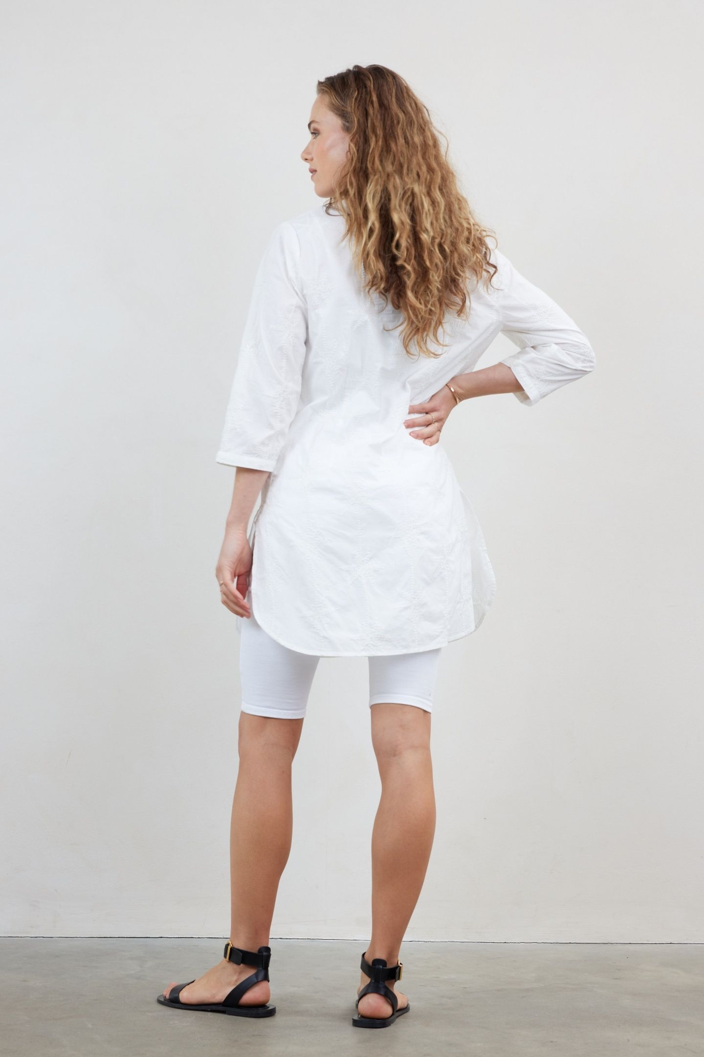 TUNIC PALM EMBRO IN SNOW WHITE 3