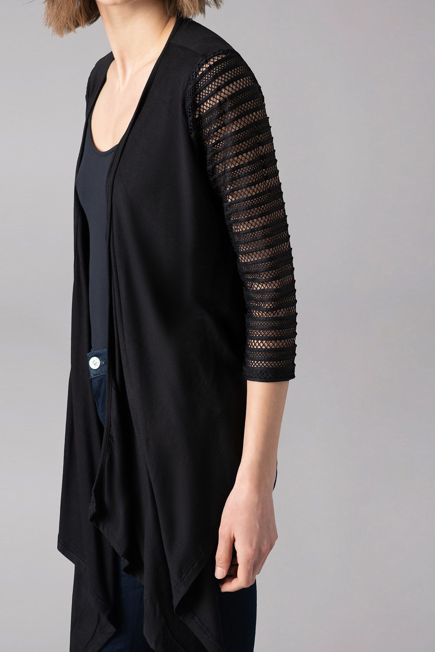 HELMI BLACK 1