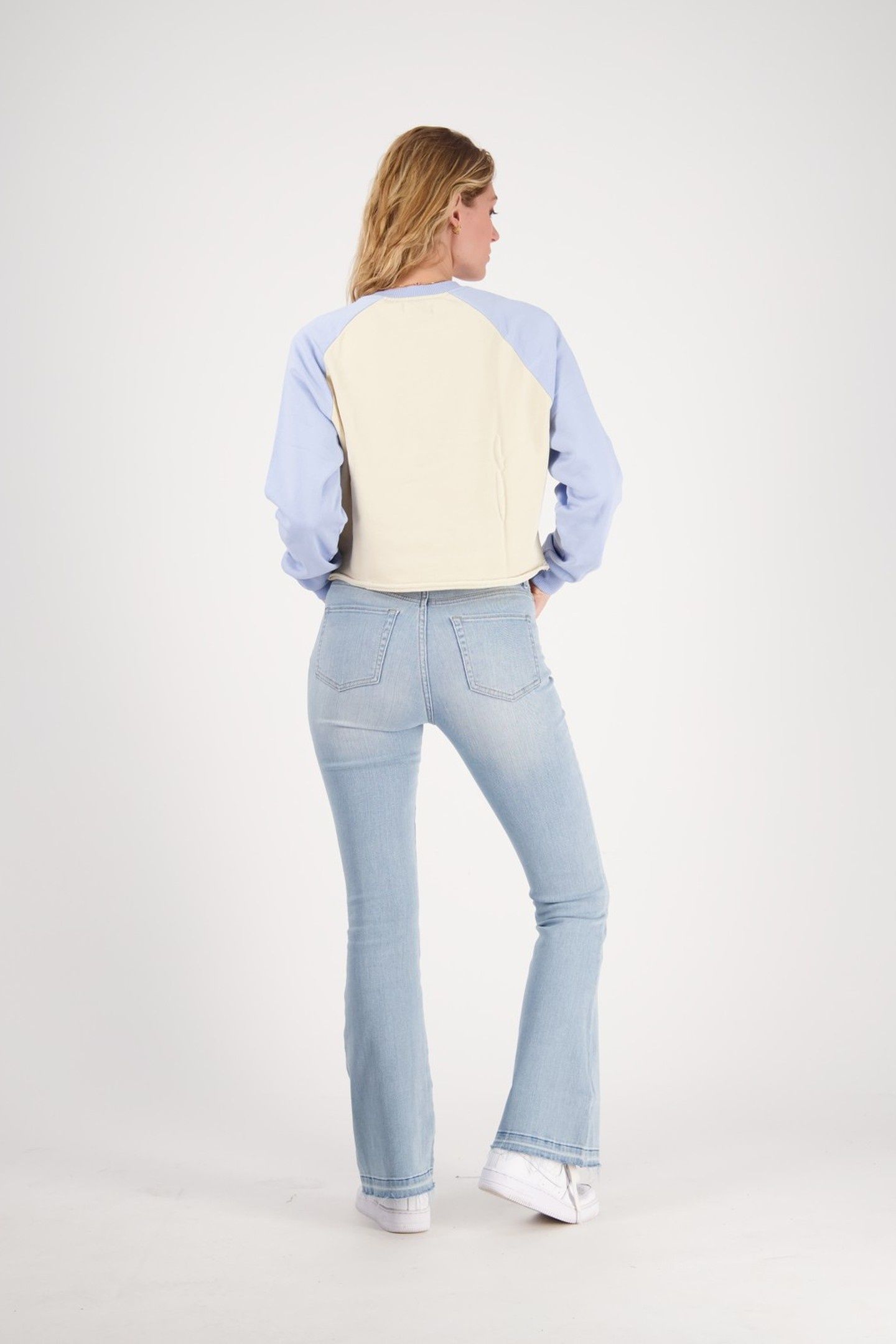 SUNRISE FLARE JEANS LIGHT BLUE STONE 5