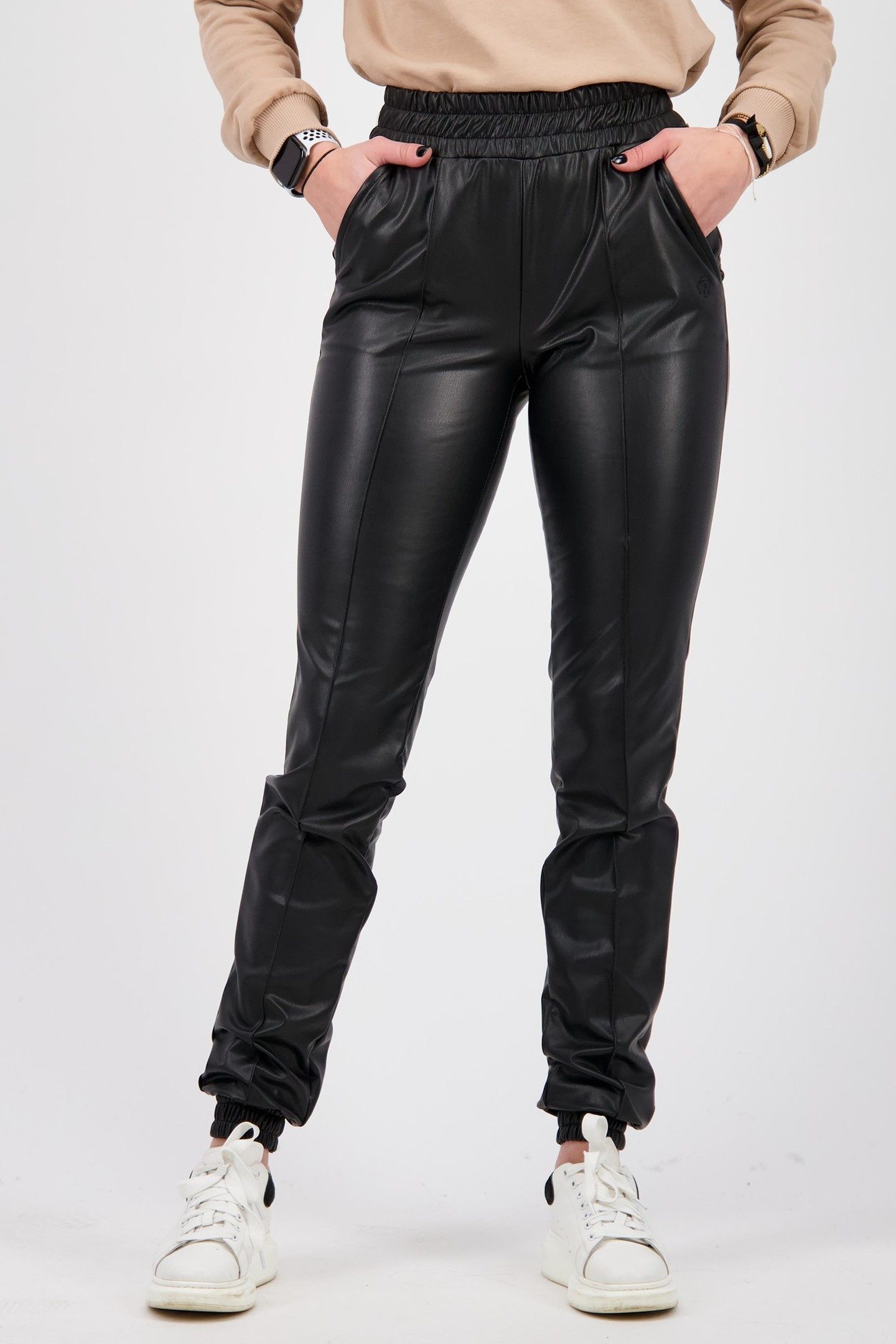 SEMMI DEEP BLACK 1
