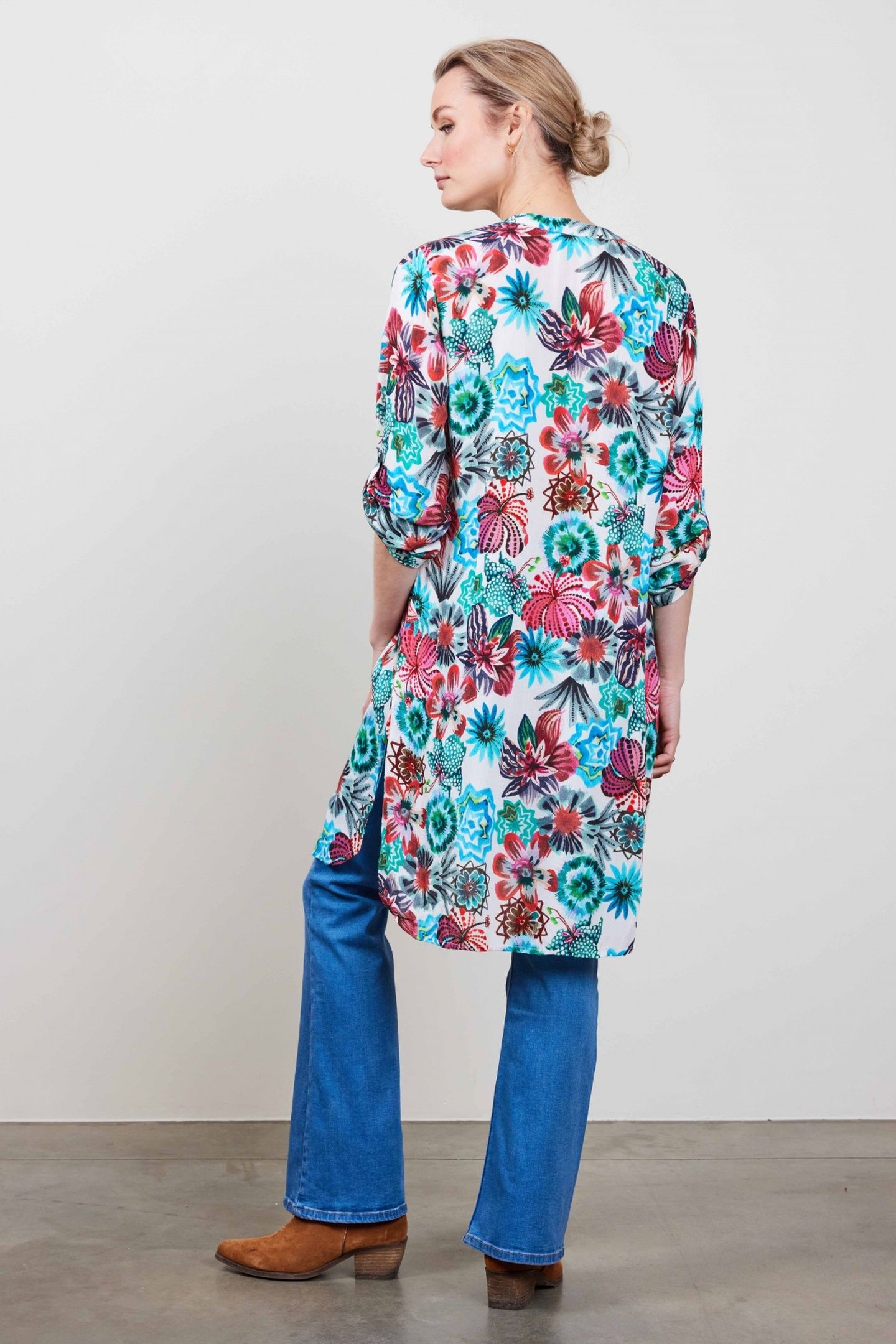 TUNIC CHILL IN OFFWHITE WITH FLORAL MEDLEY PRINT 3