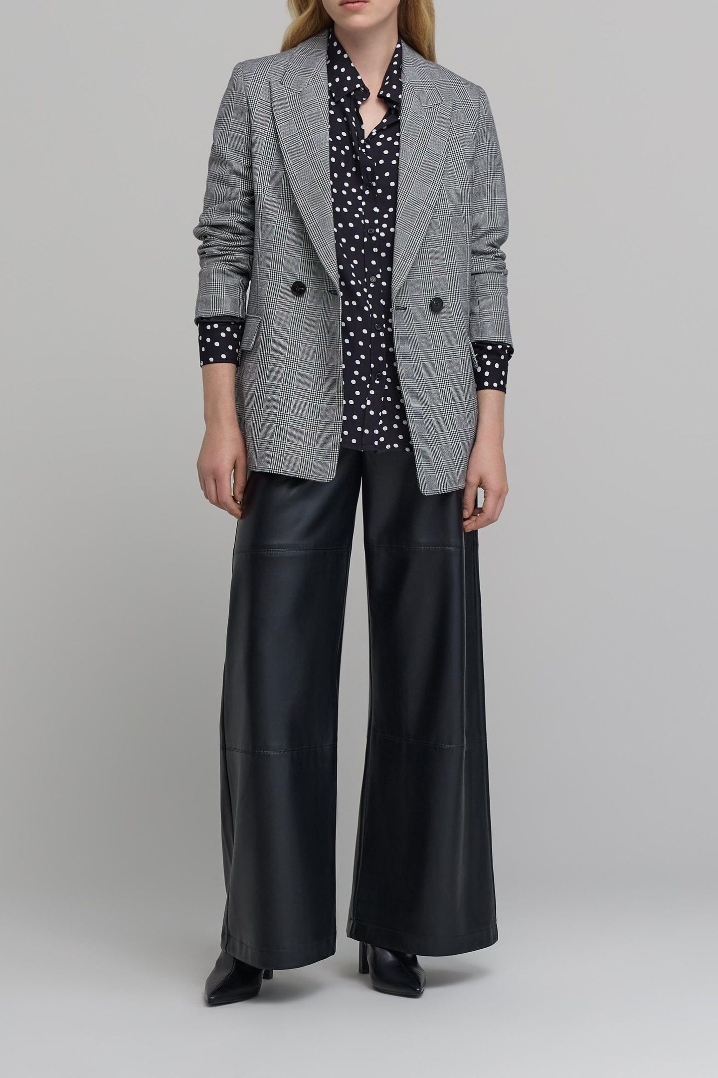 BLACK SHIRT LENZING™ ECOVERO™ POLKA DOT PATTERN 3