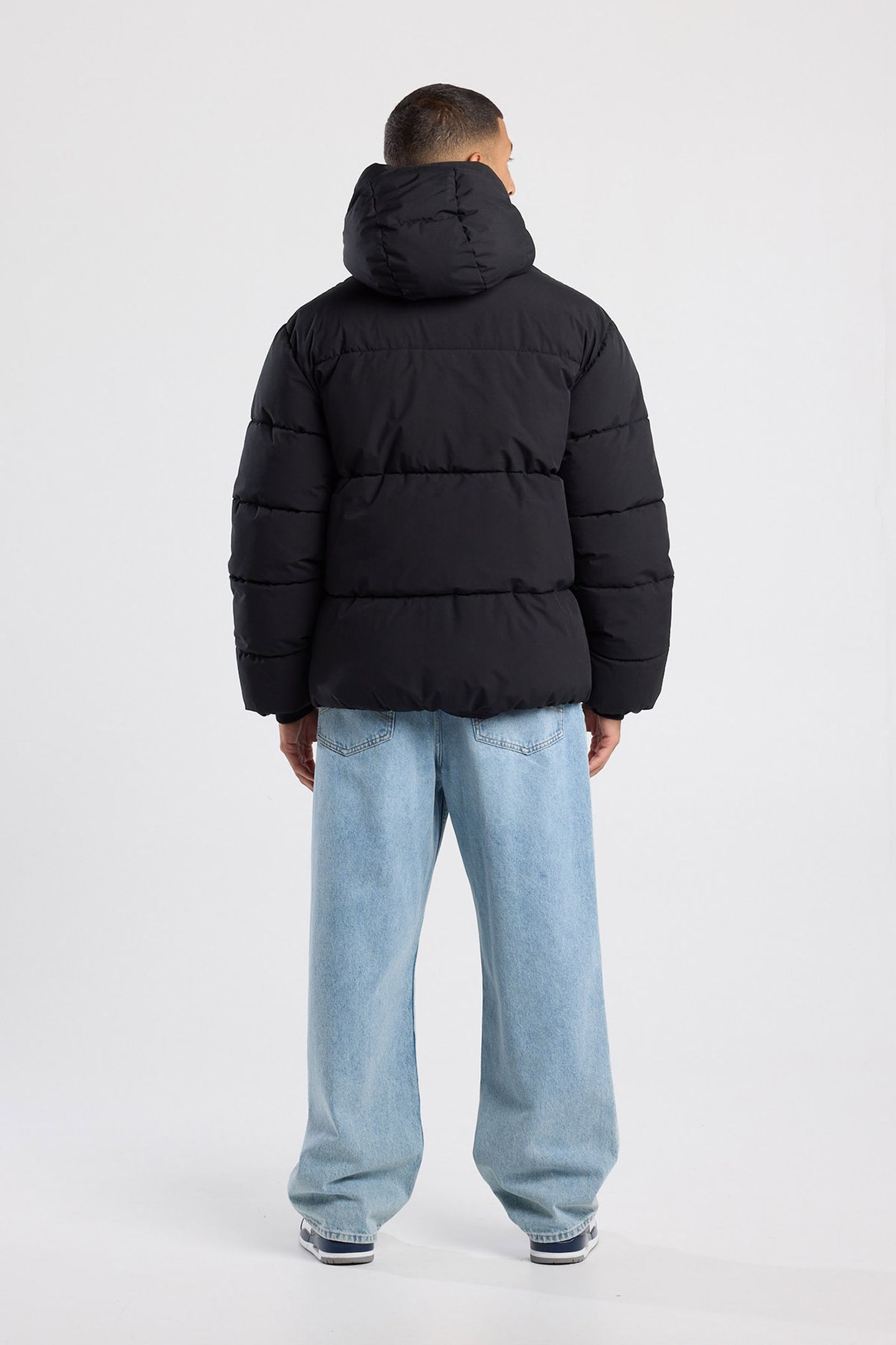 JAXXON BLACK 2