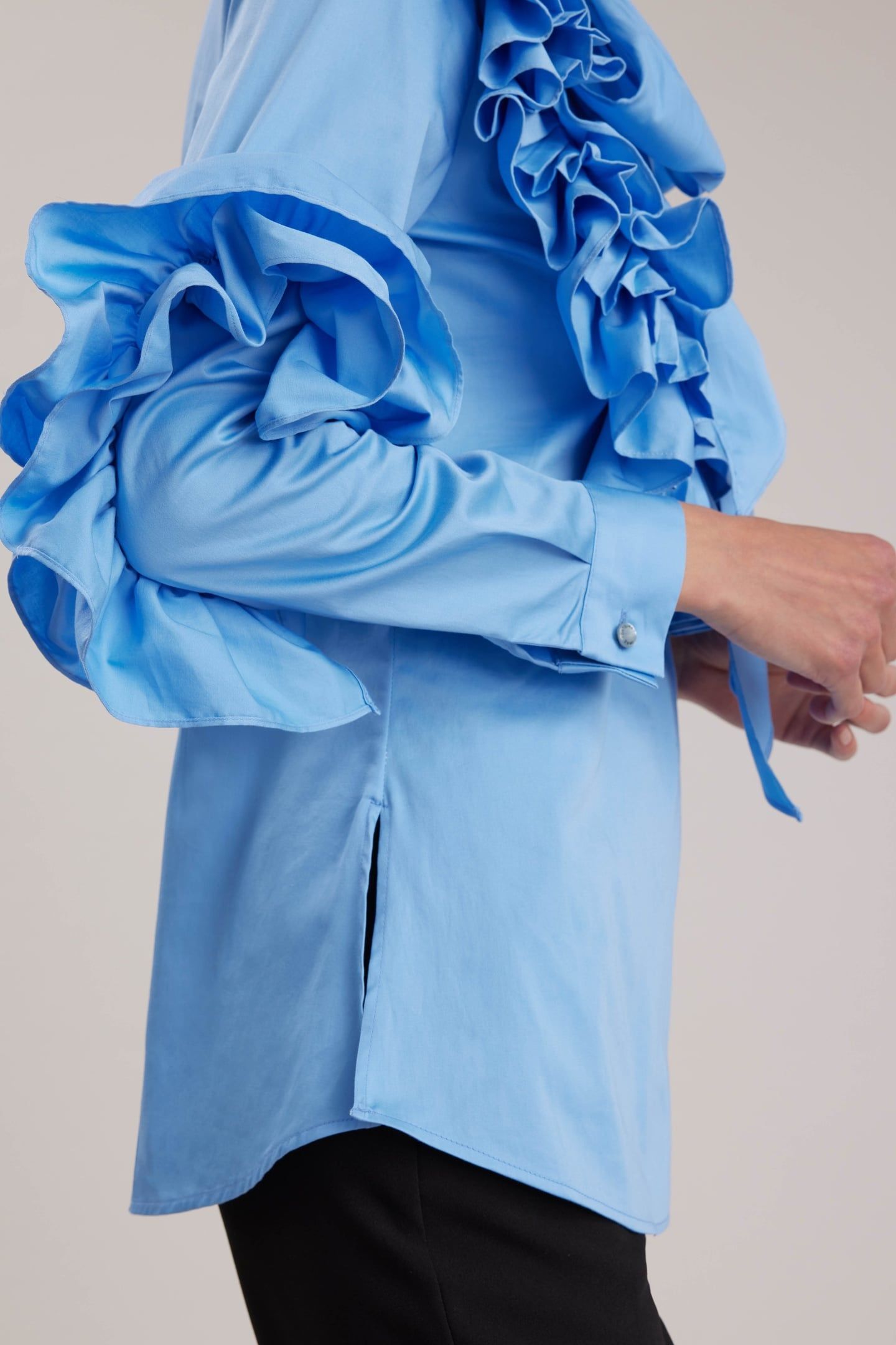 PANTHEON ICY BLUE 4