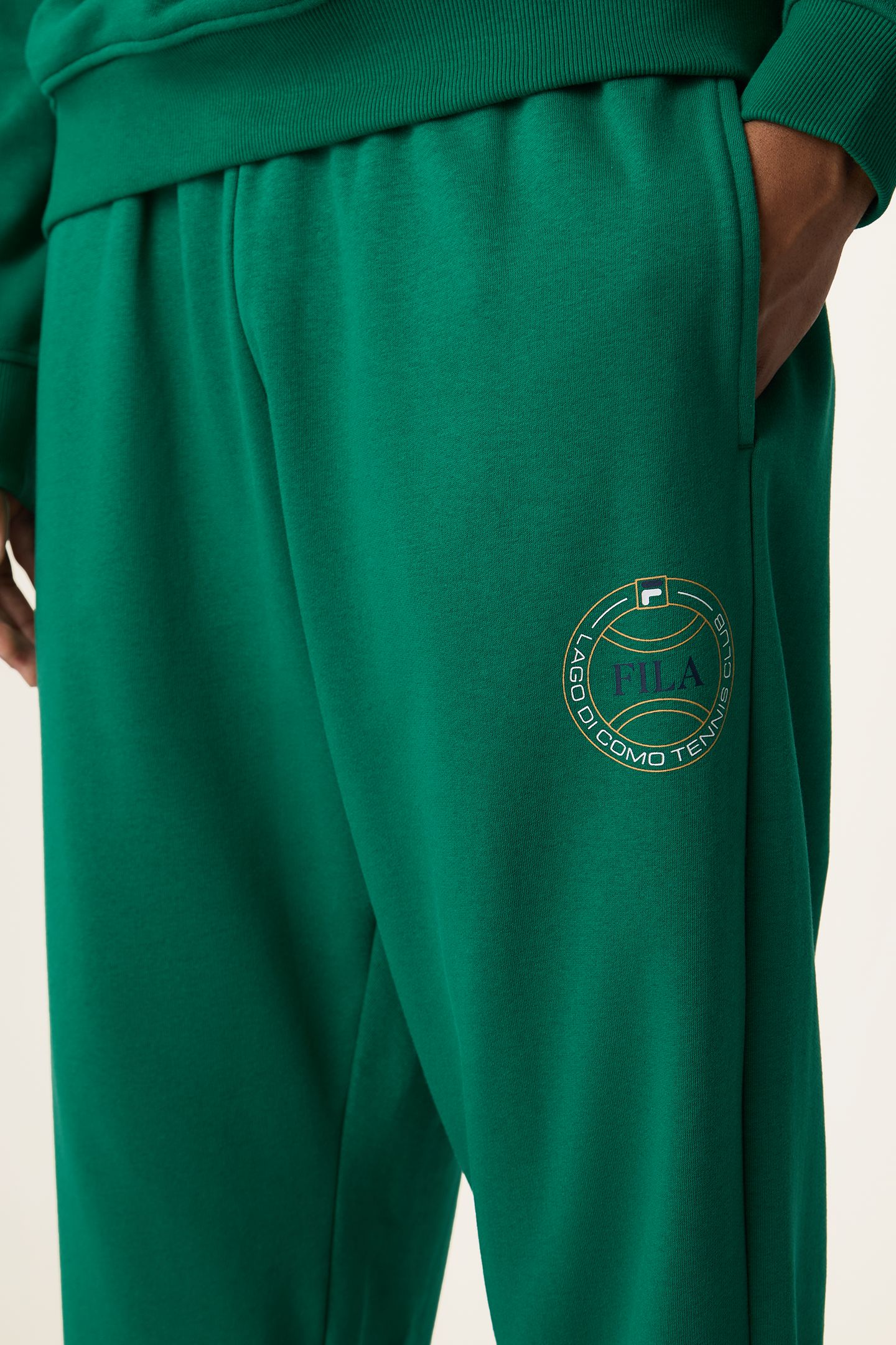 PARELLA RELAXED GRAPHIC SWEATPANTS GREEN JACKET 6