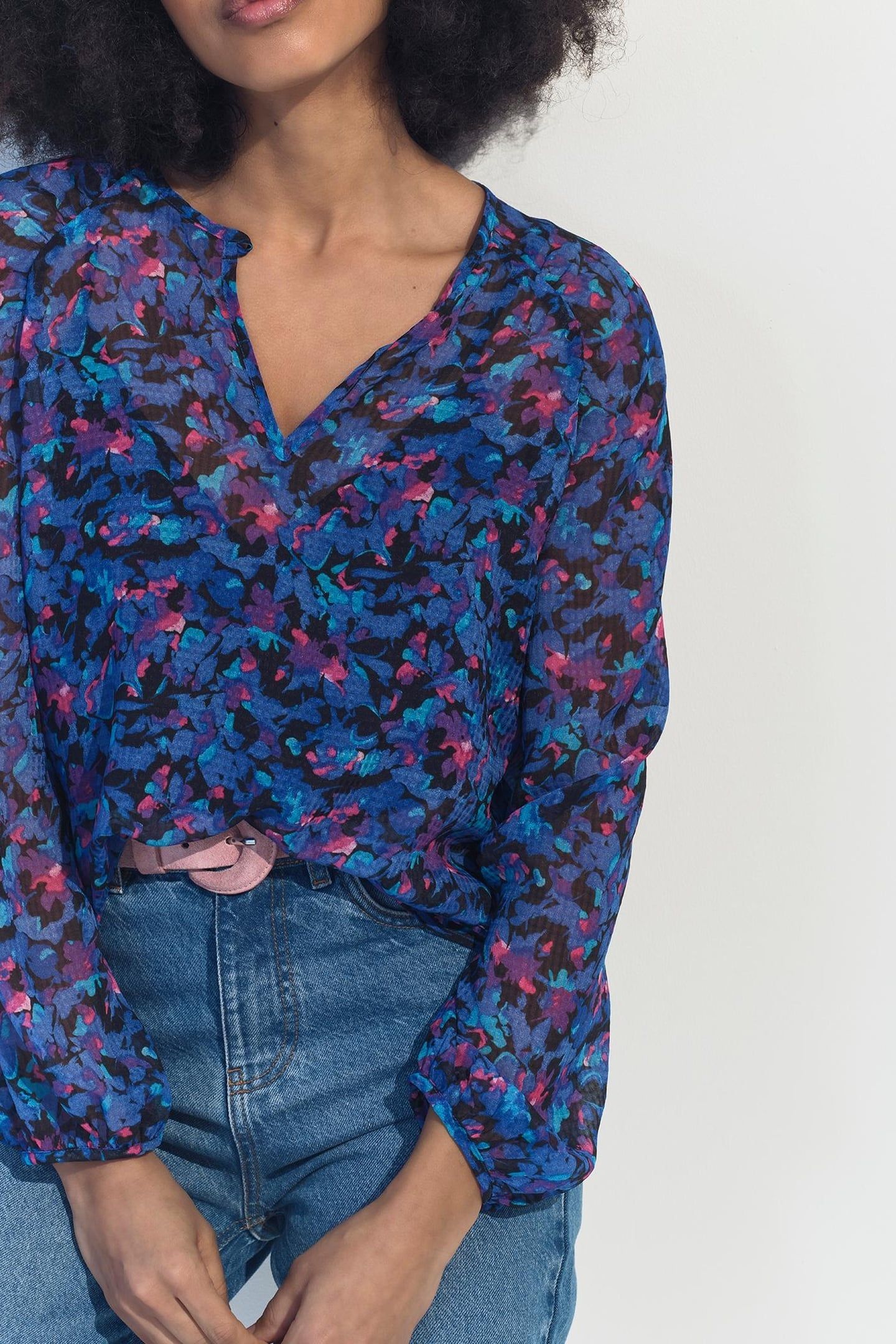 CIARA - BLUE BLOUSE WITH AQUATIC FLORAL PRINT 4